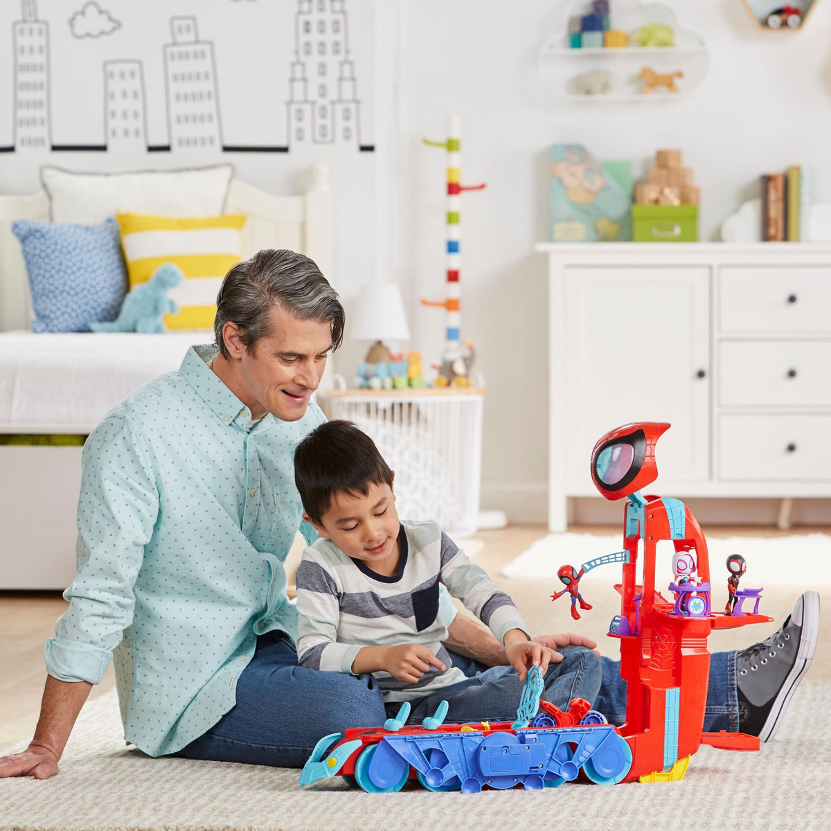 HASBRO Quartier Général Arachno-mobile de Spidey