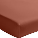 BATON ROUGE Drap housse en percale de coton. Coloris disponibles : Rose, Noir, Bleu, Beige, Gris, Vert, Rouge, Jaune, Orange, Blanc