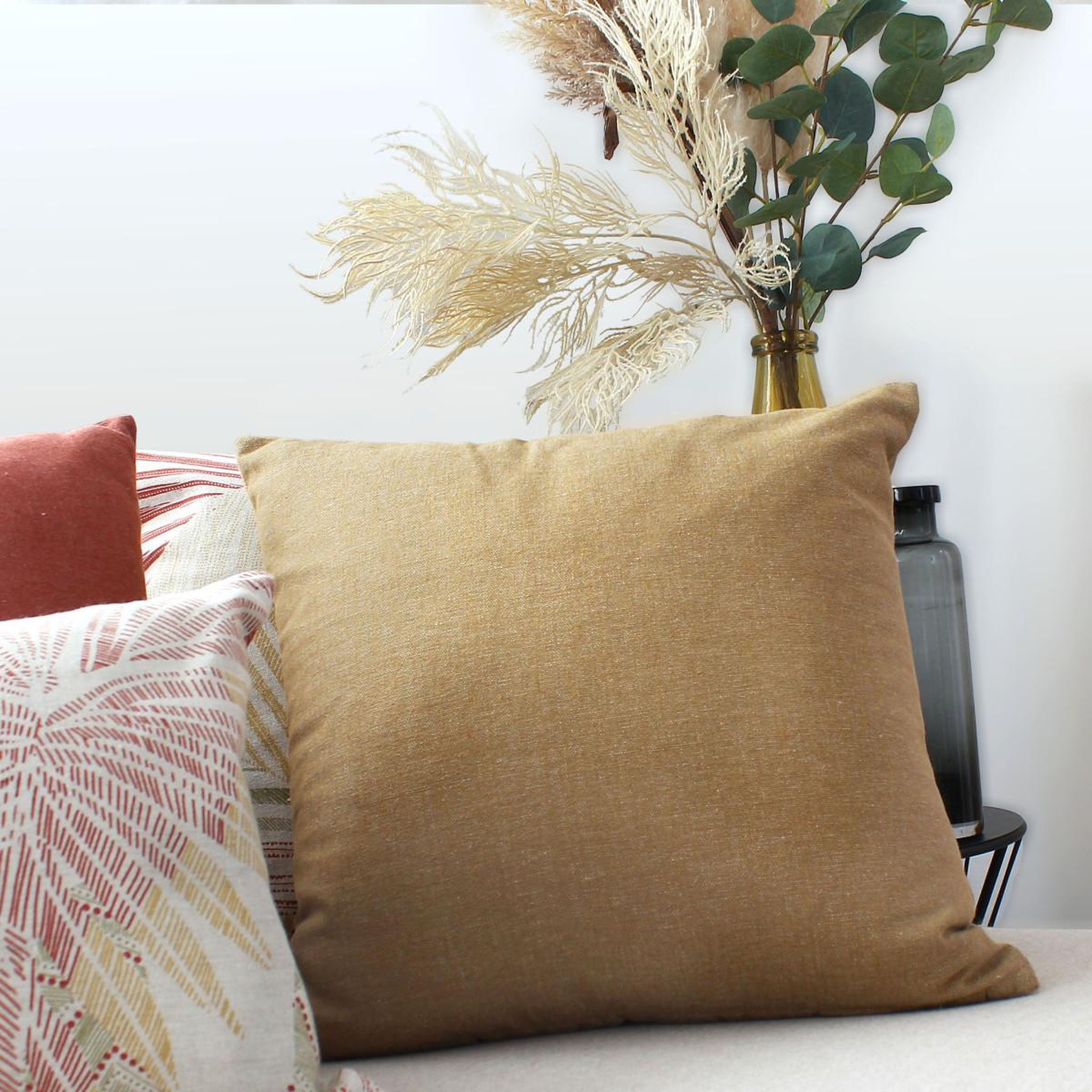 Voir la diapositive 3 : ENJOY HOME Coussin déco uni  cambria  40x40cm ocre