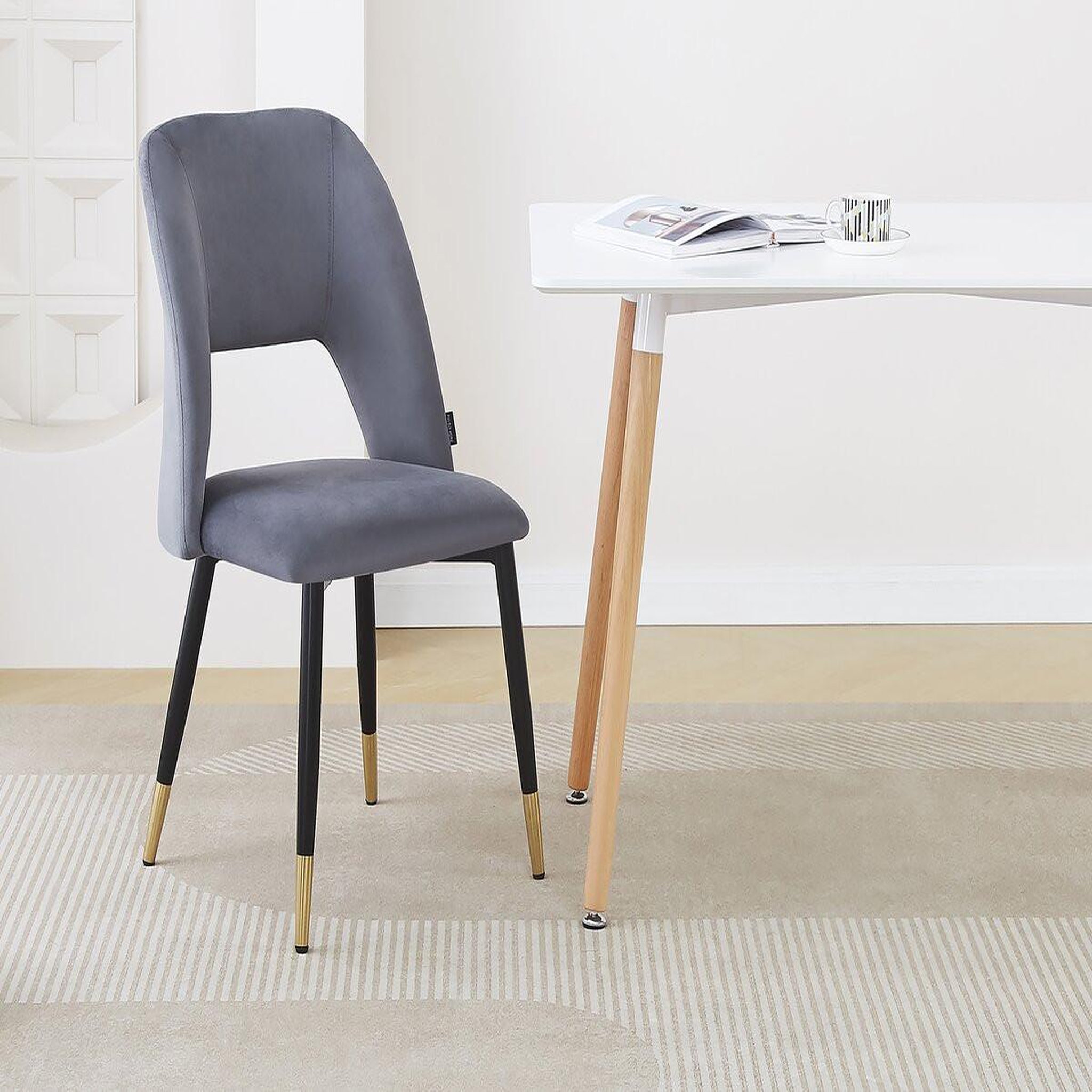 Voir la diapositive 2 : Habitat et Jardin Lot de 2 chaises en velours  coralie  - gris