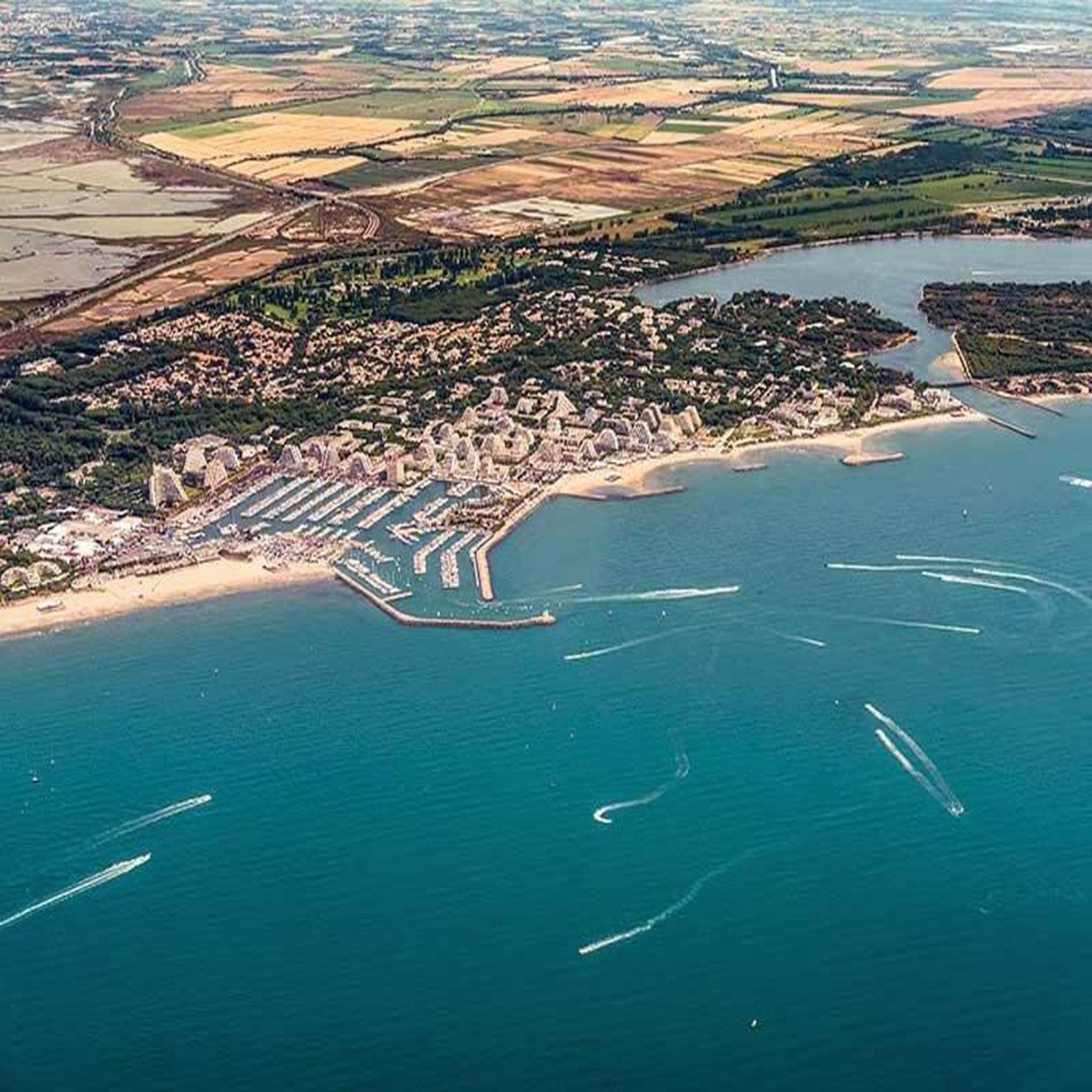 Voir la diapositive 4 : Smartbox Vol en hélicoptère de 20 min pour 2 personnes au-dessus de Montpellier et ses environs - Coffret Cadeau Sport & Aventure
