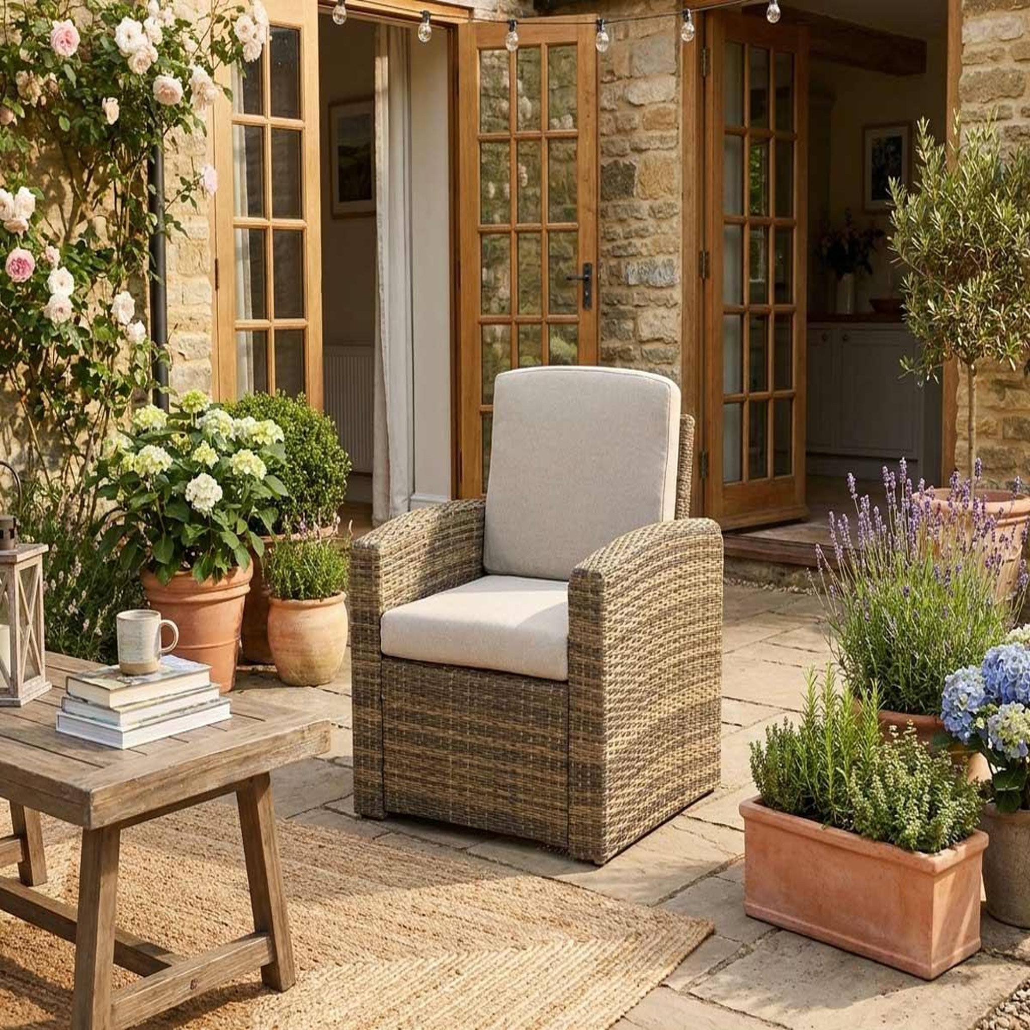 Voir la diapositive 3 : HESPERIDE Fauteuil de jardin en alu et résine tressée Selenim Naturae - Hespéride