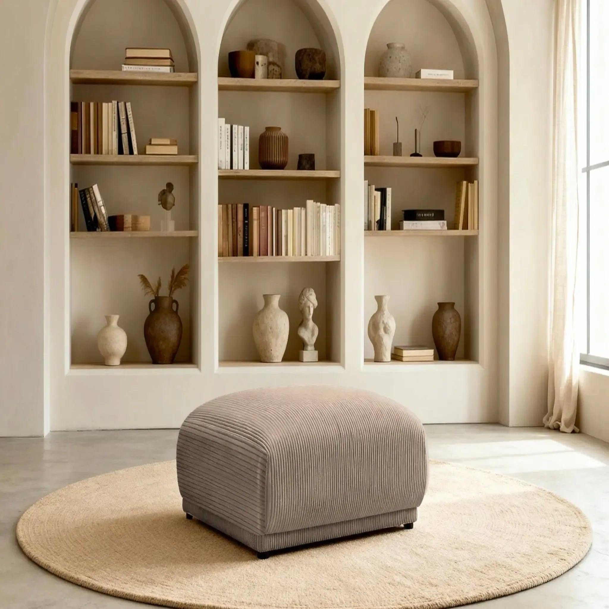 Voir la diapositive 2 : CASANOVA PARIS Rosalie - pouf velours cotelé