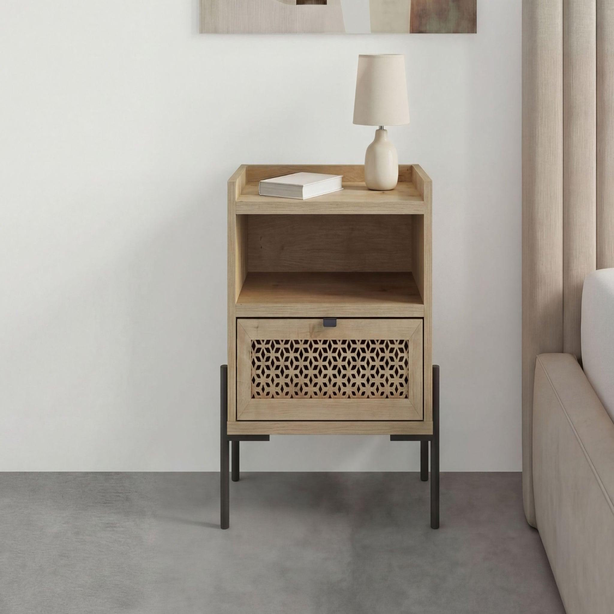 Voir la diapositive 2 : CASANOVA PARIS STERA - Table de chevet 49cm en mélamine - Chêne clair