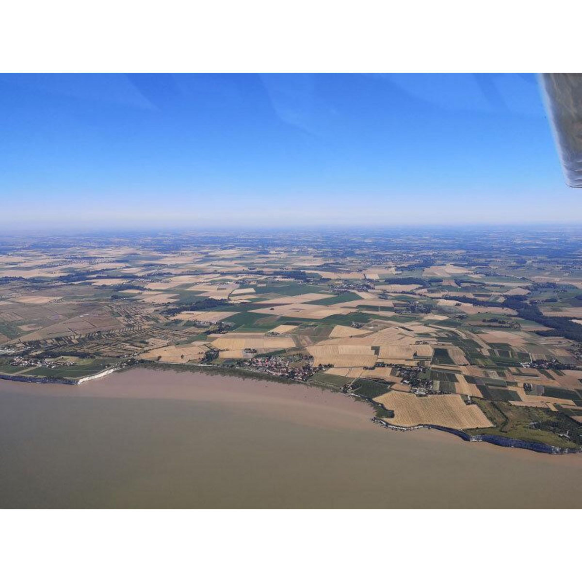 Smartbox 30 min de baptême de l'air en ULM avec initiation au pilotage au sud de Bordeaux - Coffret Cadeau Sport & Aventure