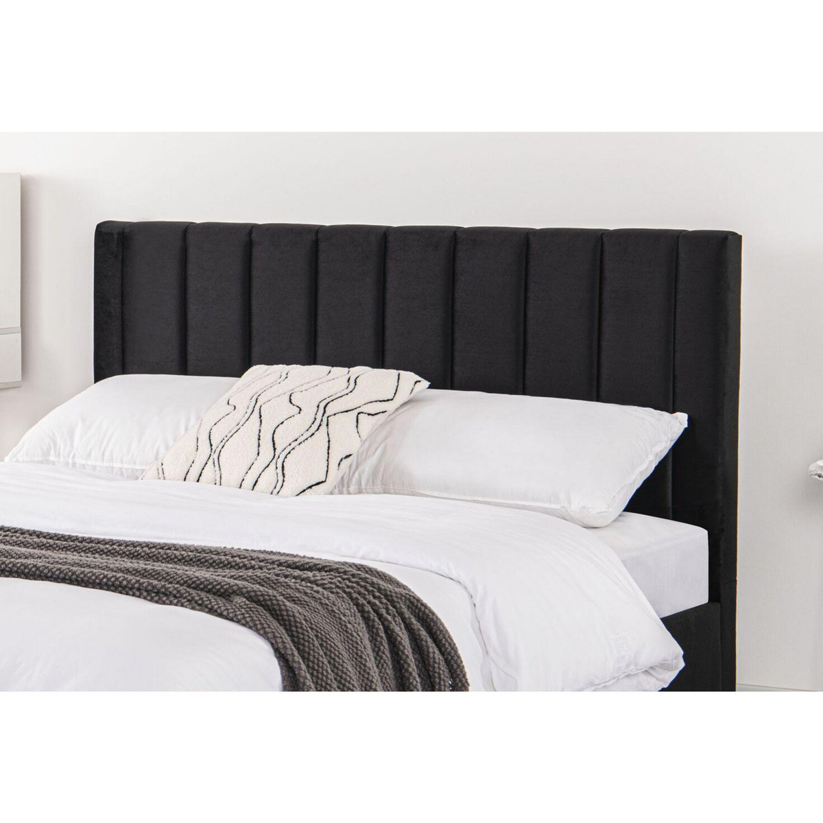 CONCEPT USINE Lit 160x200 cm en velours noir CAMBRIDGE