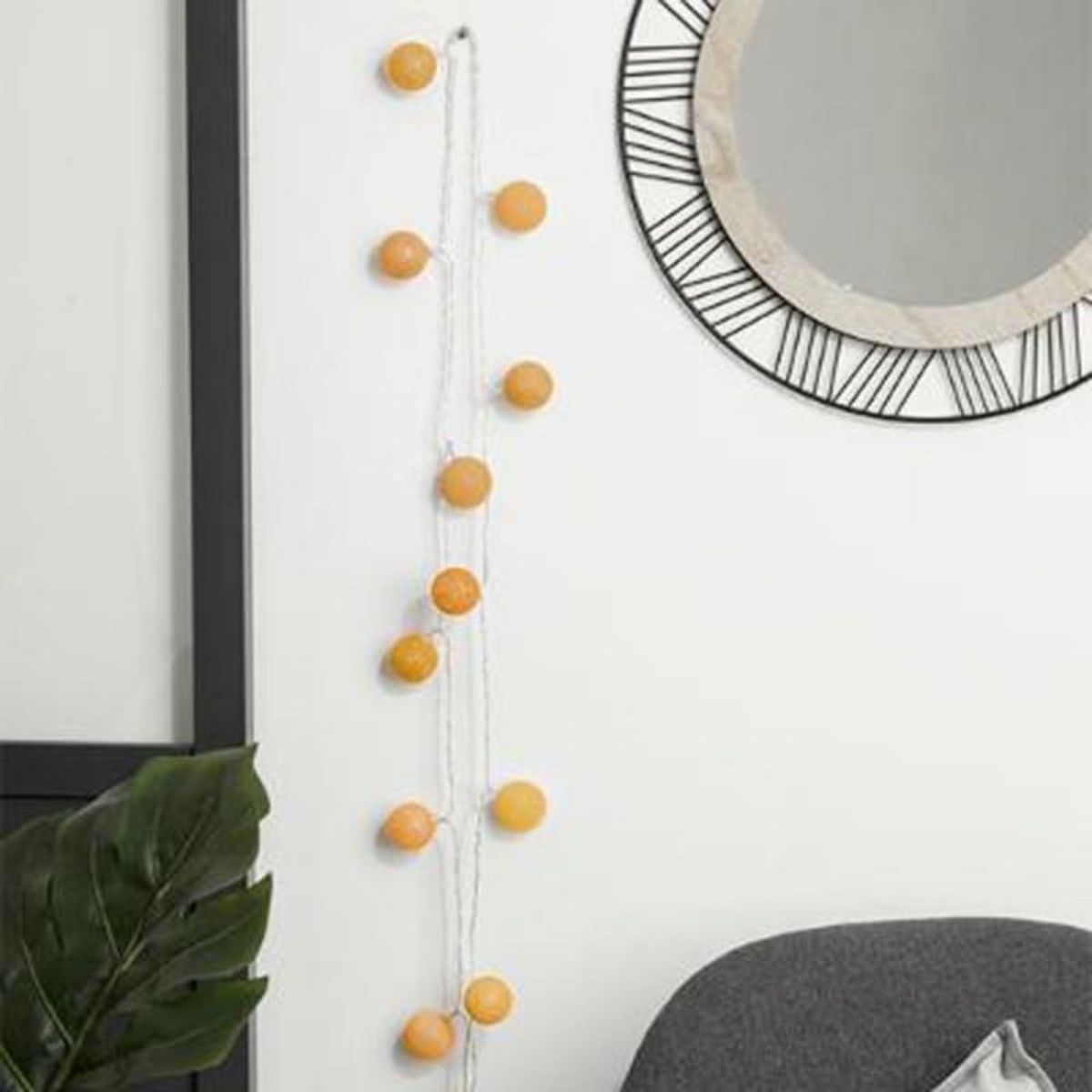 ATMOSPHERA Guirlande Led  16 Mini Boules  261cm Jaune Moutarde