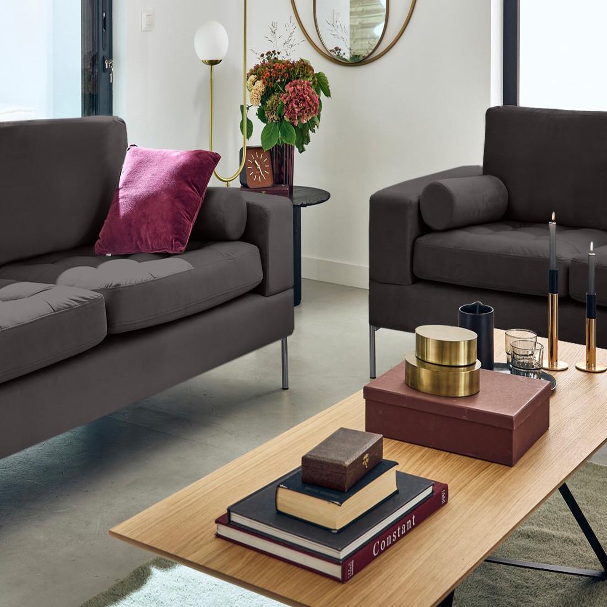 Voir la diapositive 3 : LISA DESIGN Isaure - canapé droit 3 places en velours