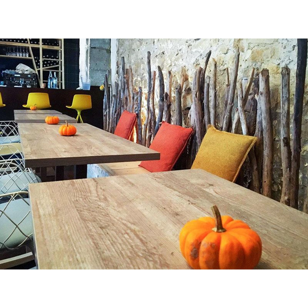 Smartbox Adresses gastronomiques : menu 2 plats au restaurant Un Petit Cabanon Bouillon à Marseille - Coffret Cadeau Gastronomie