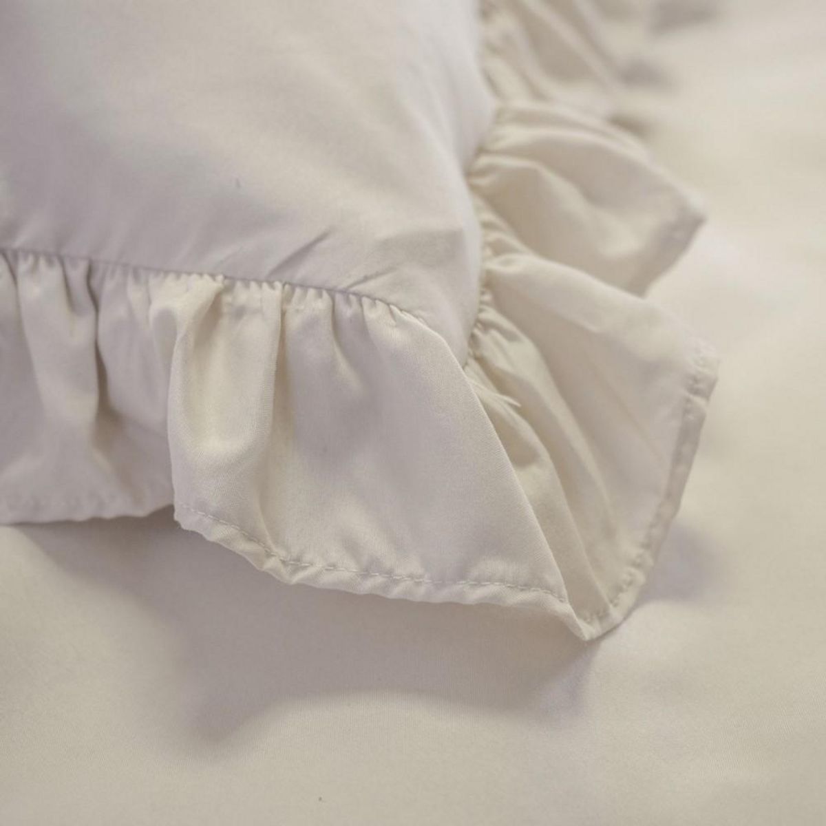 COTE DECO Housse de couette 260x240 FALBALA beige + 2 taies à volants