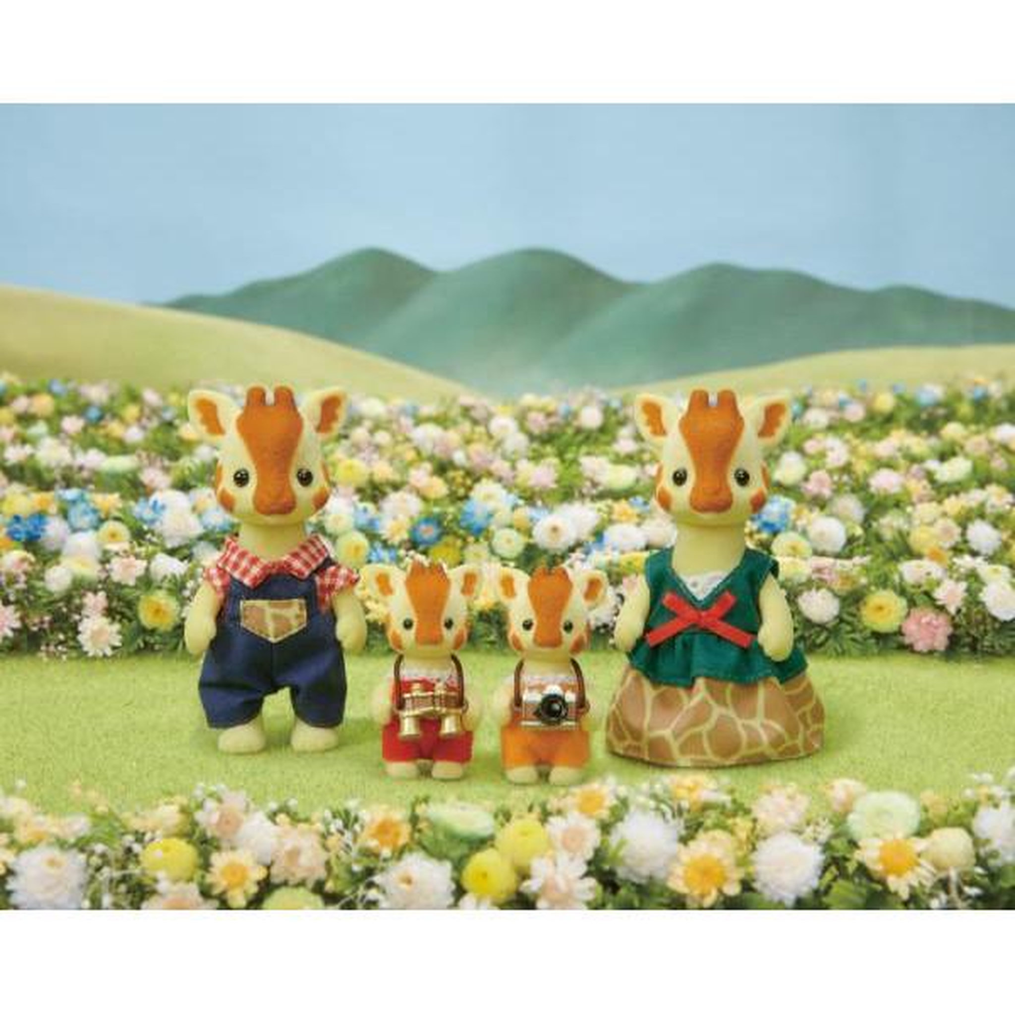 Voir la diapositive 5 : EPOCH SYLVANIAN FAMILIES - Famille Girafe - 4 personnages articulés - Orange - Mixte