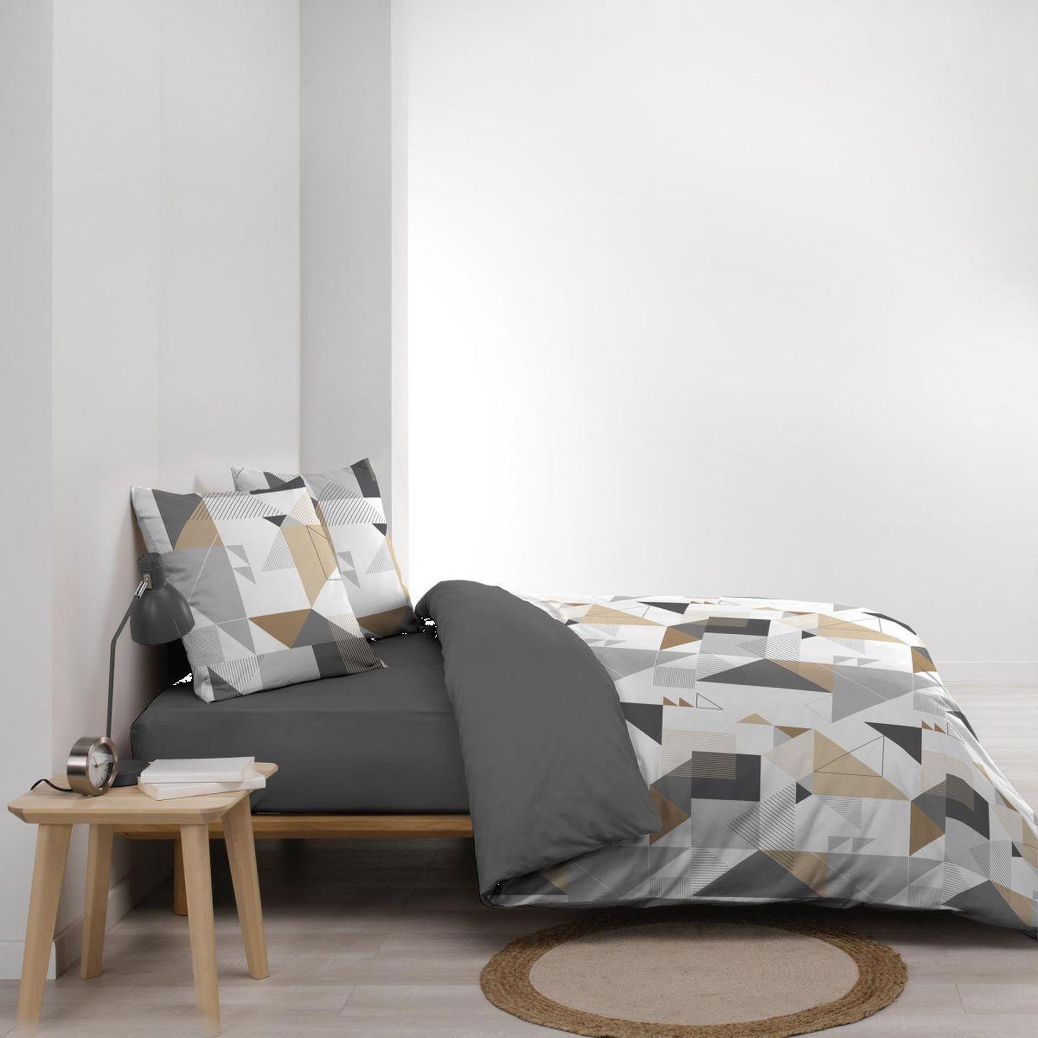 Voir la diapositive 3 : Douceur d'Intérieur Parure de lit 3 pièces  trigone  240x220cm gris