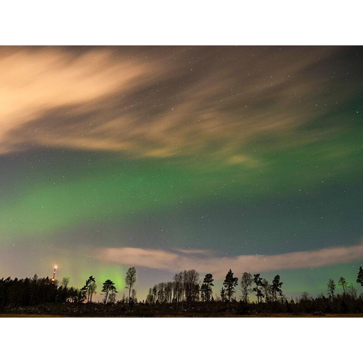 Smartbox Séjour en Suède : 4 jours avec aurores boréales et safari en motoneige - Coffret Cadeau Séjour