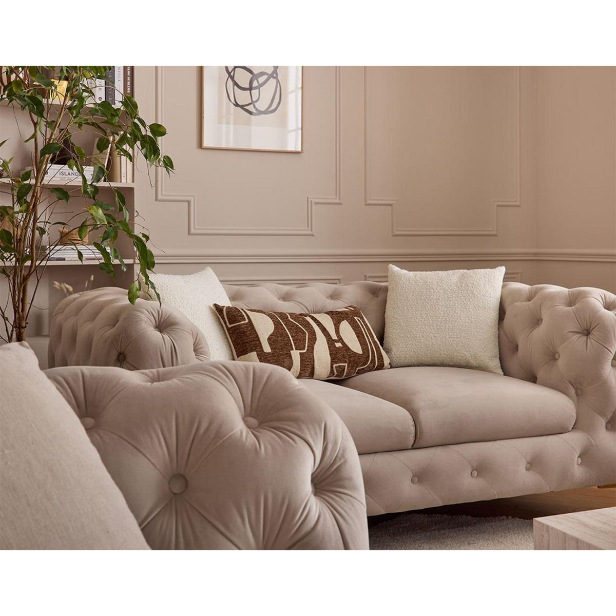 LISA DESIGN Camden - canapé 2 places chesterfield en velours - pieds en métal doré