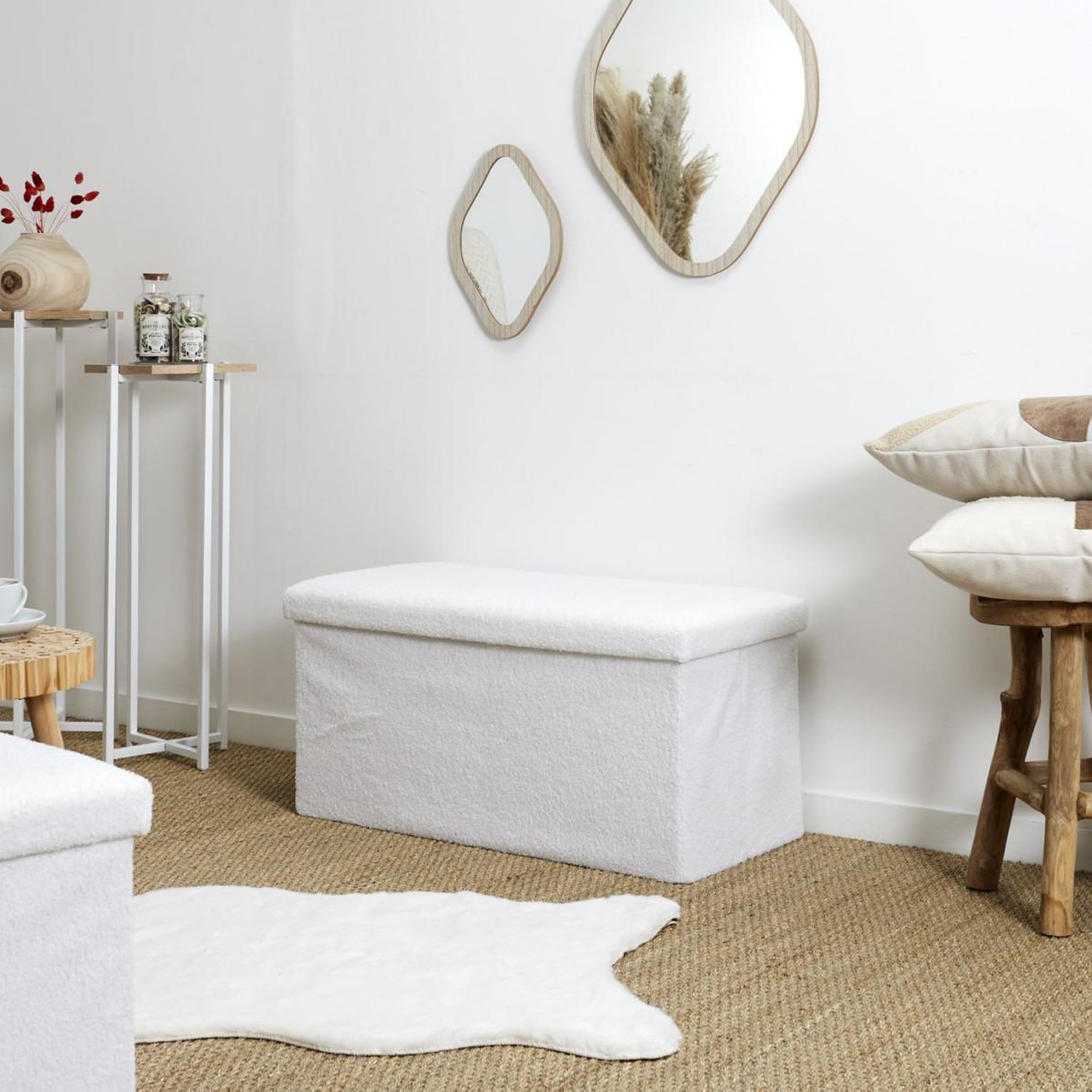 Voir la diapositive 5 : The Home Deco Factory Banc coffre pliable  bouclette  76cm blanc