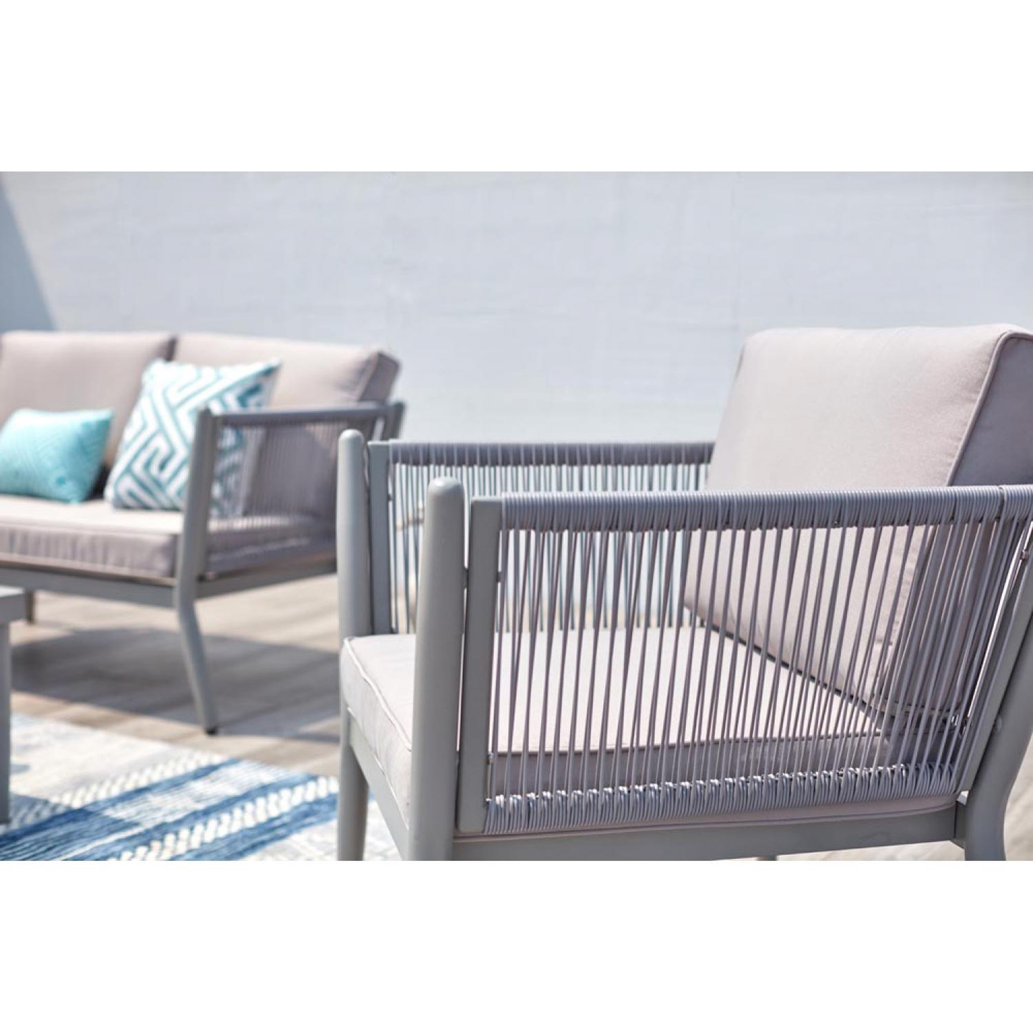 Voir la diapositive 4 : CONCEPT USINE Salon de jardin 4 places en aluminium gris clair anahma