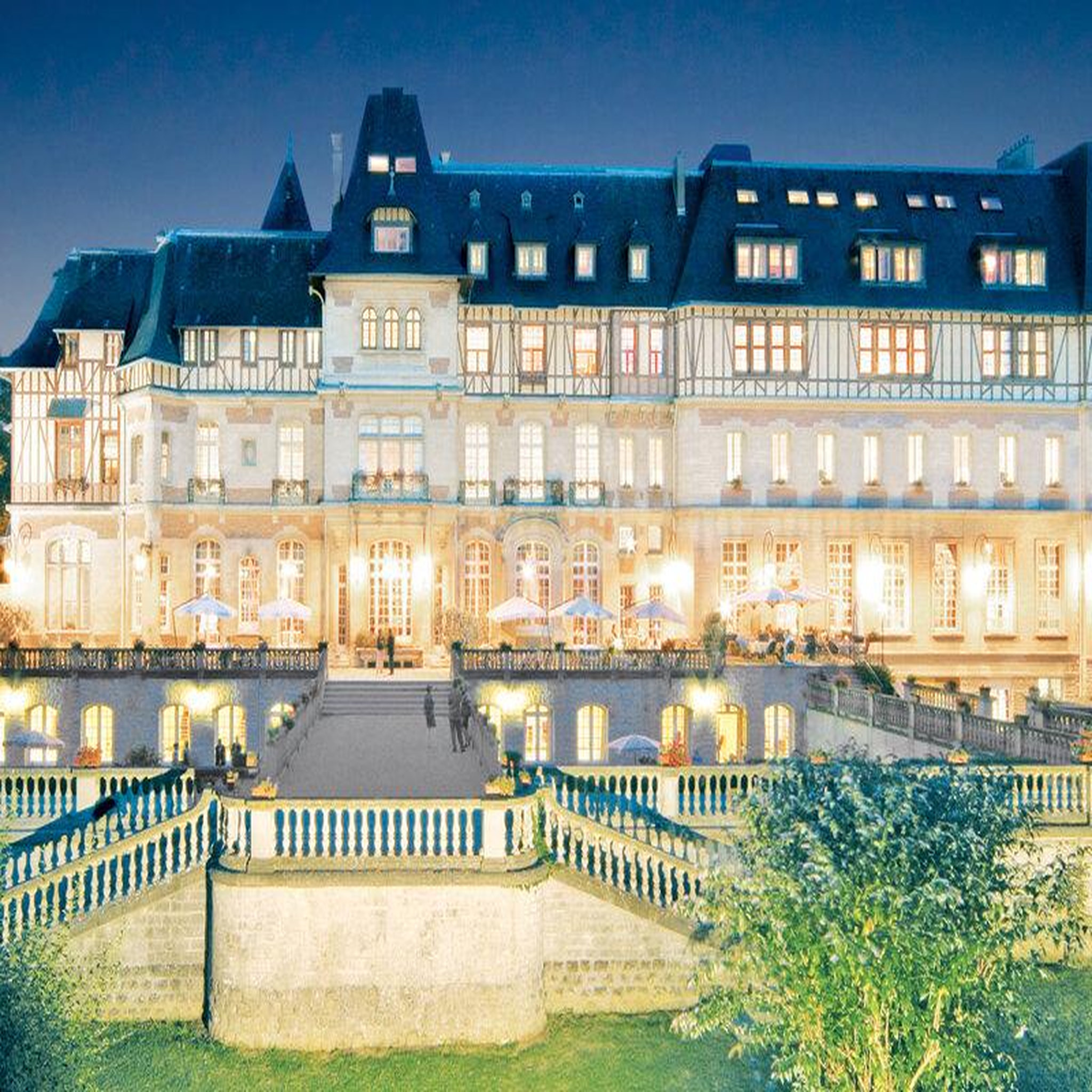 Voir la diapositive 2 : Smartbox Parenthèse d'élégance : nuit et dîner pour deux - coffret cadeau séjour