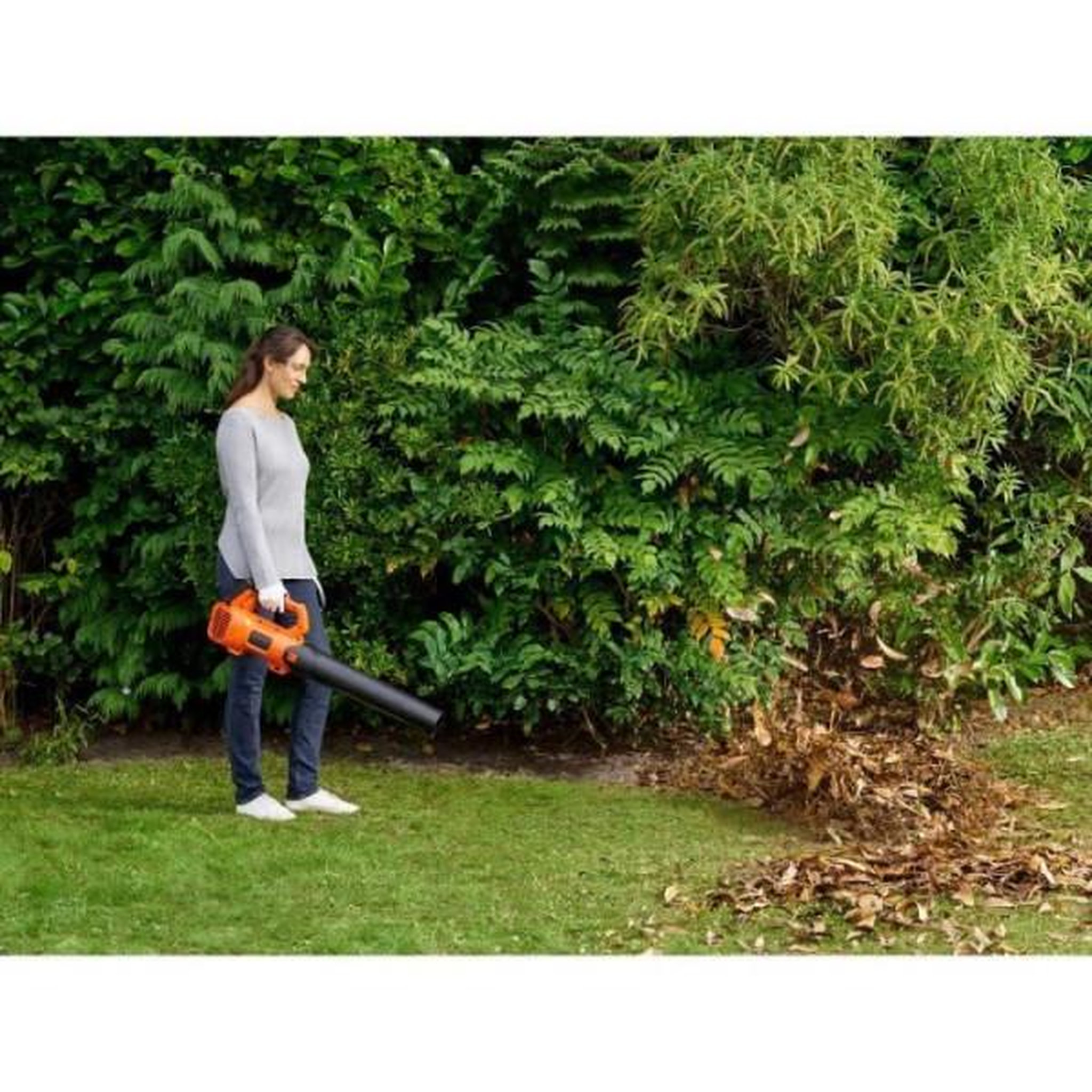 Voir la diapositive 4 : Black et Decker Souffleur axial sans fil BLACK+DECKER BCBL200L-QW - 18V - 2Ah - Débit d'air de 580m3/h + 1 batterie 18V - 2Ah + 1 chargeur 2Ah