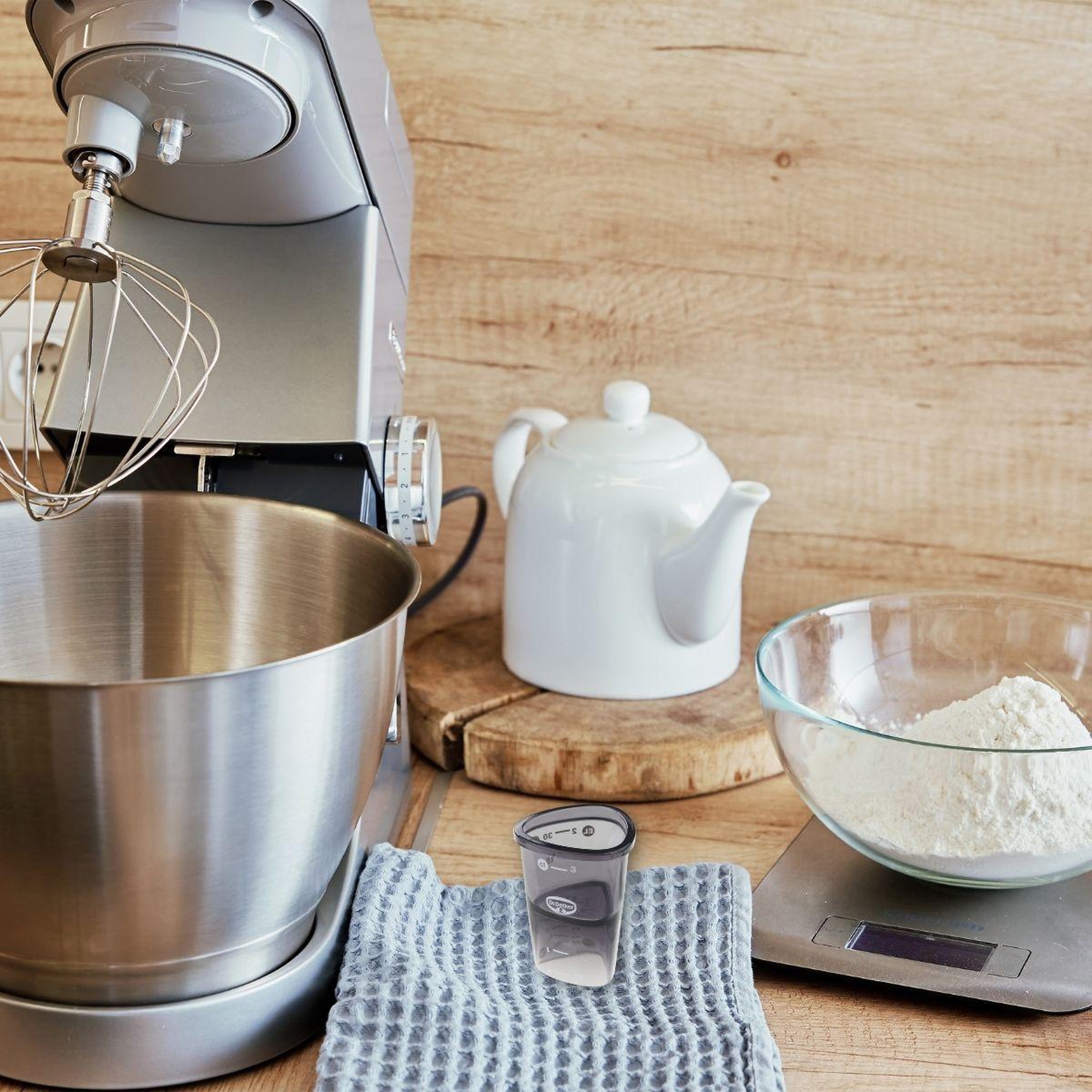 Voir la diapositive 2 : DR.OETKER Verre doseur gradué en plastique 4 cl dr.oetker