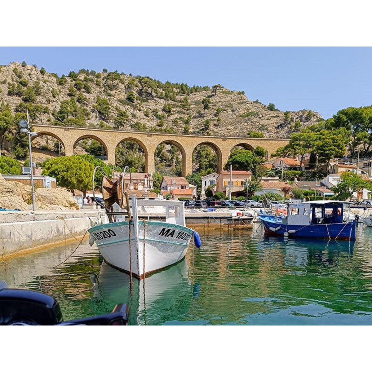 Smartbox Croisière au coucher du soleil dans l'archipel du Frioul avec apéritif ou plateau de fruits de mer pour 2 - Coffret Cadeau Sport & Aventure