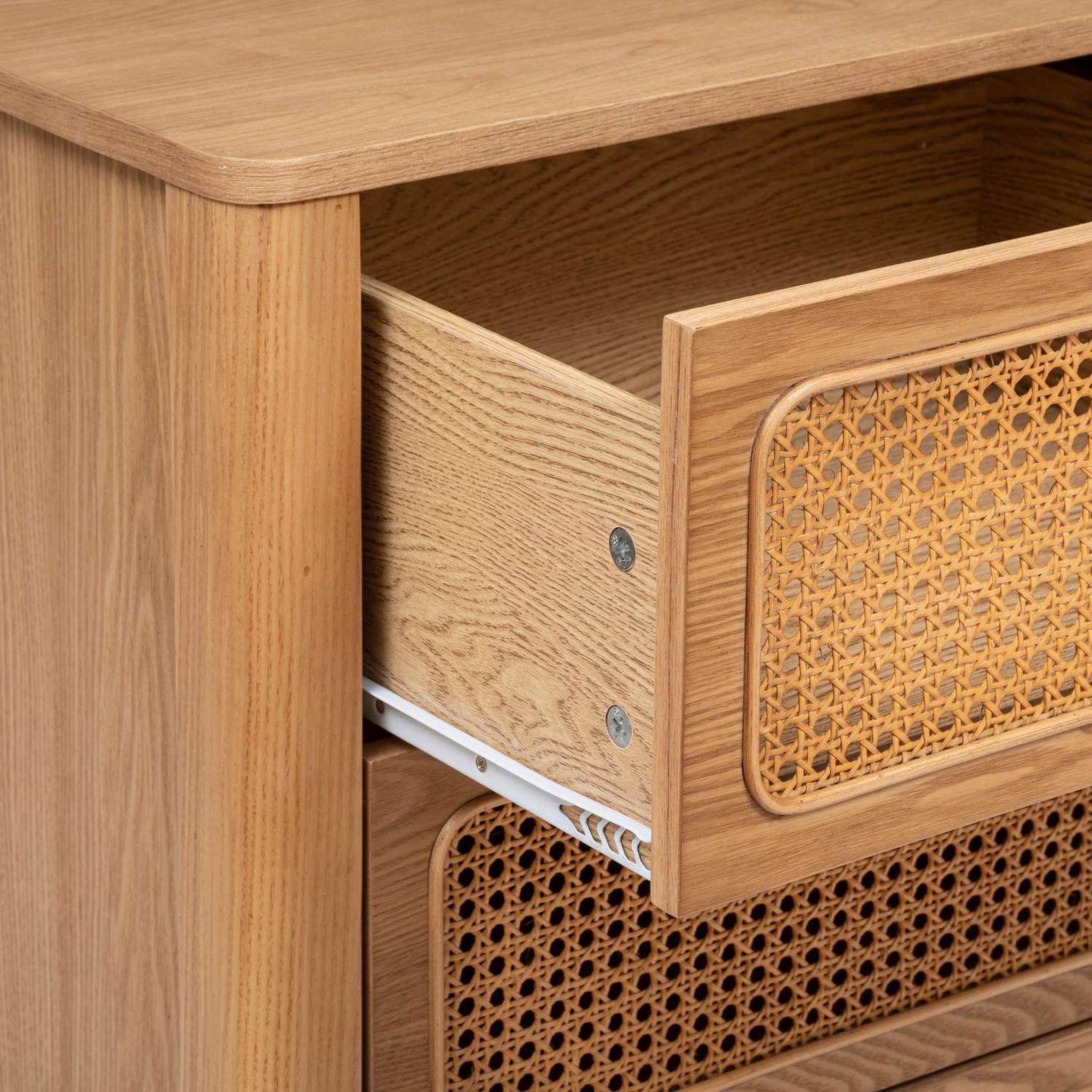 Voir la diapositive 4 : ATMOSPHERA Chiffonnier 4 tiroirs en cannage tiria - marron