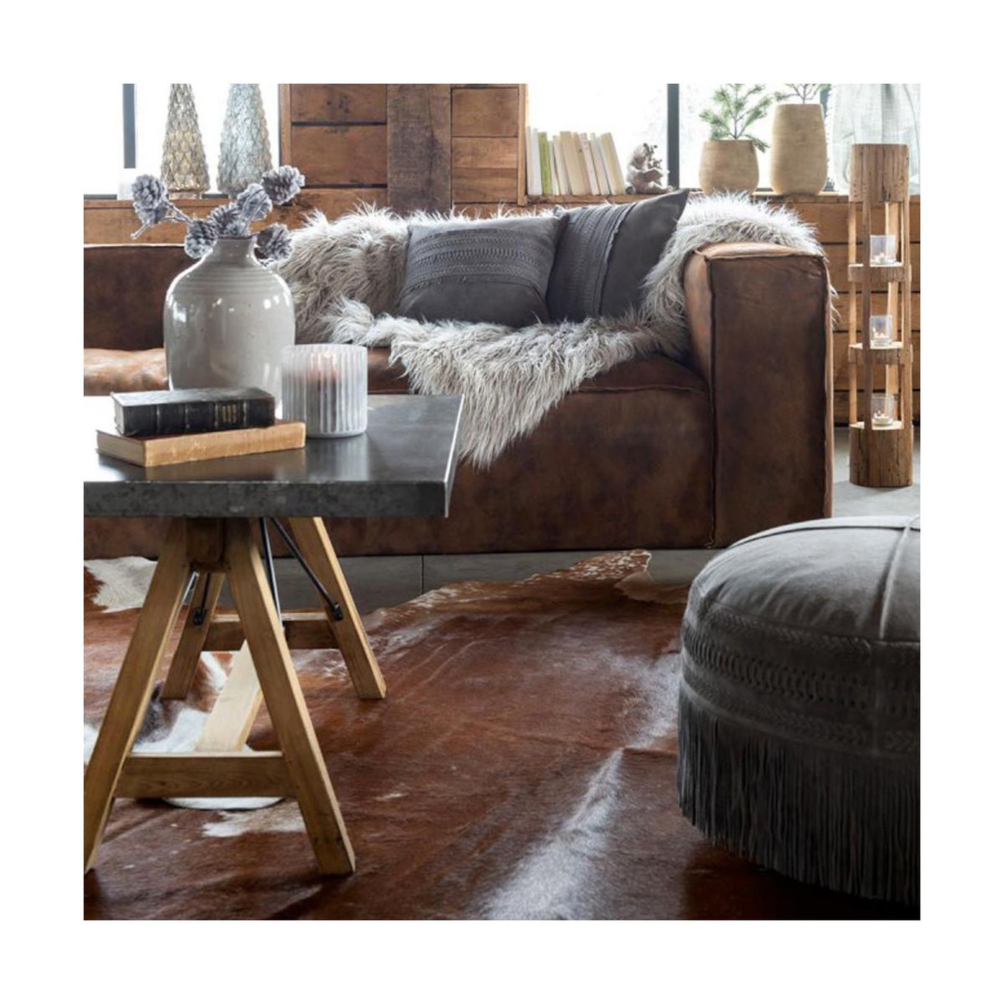 Voir la diapositive 2 : J-LINE Tapis déco en cuir  vache  230x240cm marron & blanc