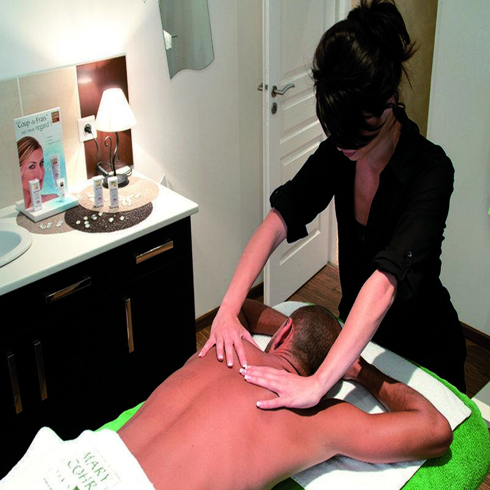 Voir la diapositive 2 : Smartbox Séance massage d'1h ou plus et soin bien-être - coffret cadeau bien-être