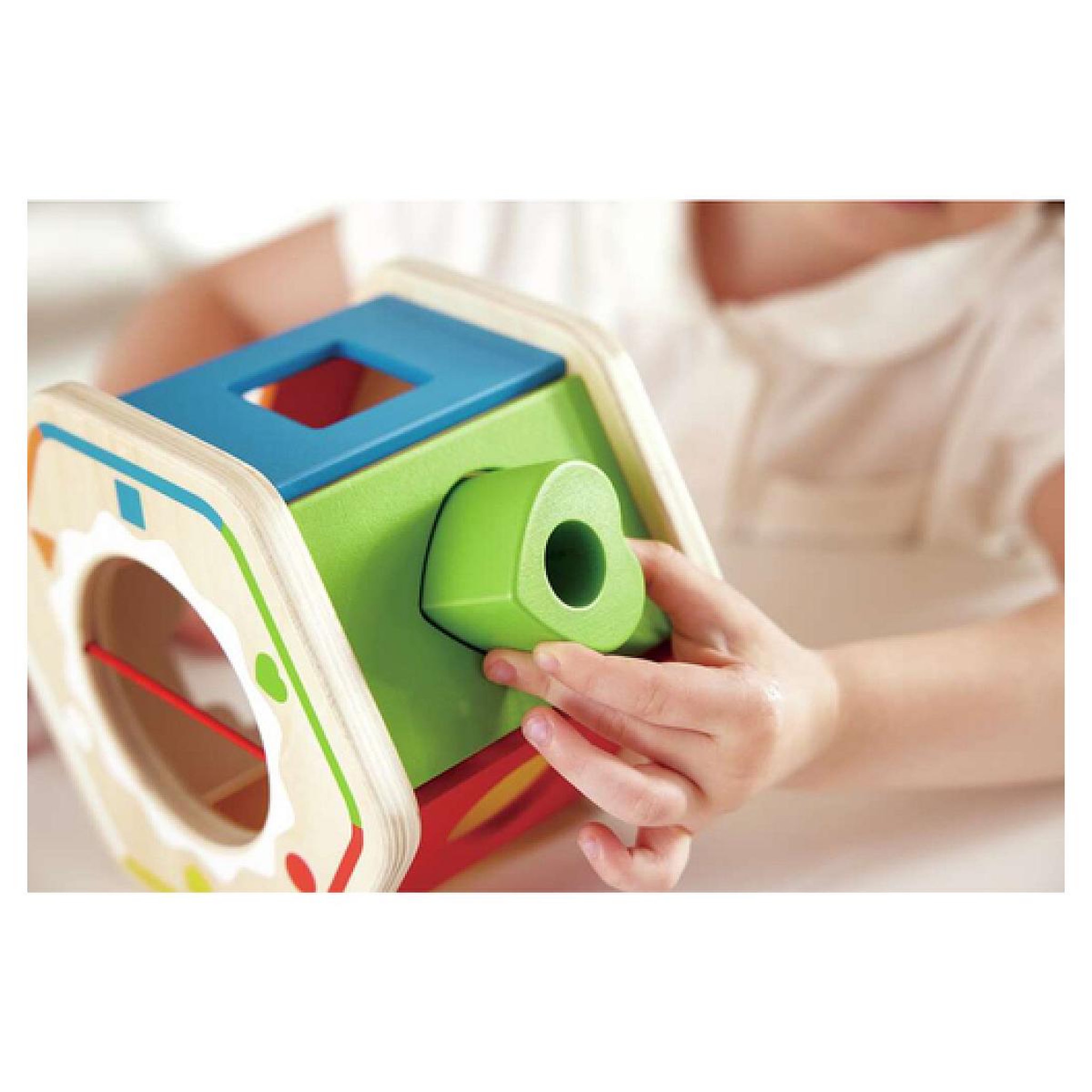 Voir la diapositive 6 : Hape Trieur de formes et couleurs en bois