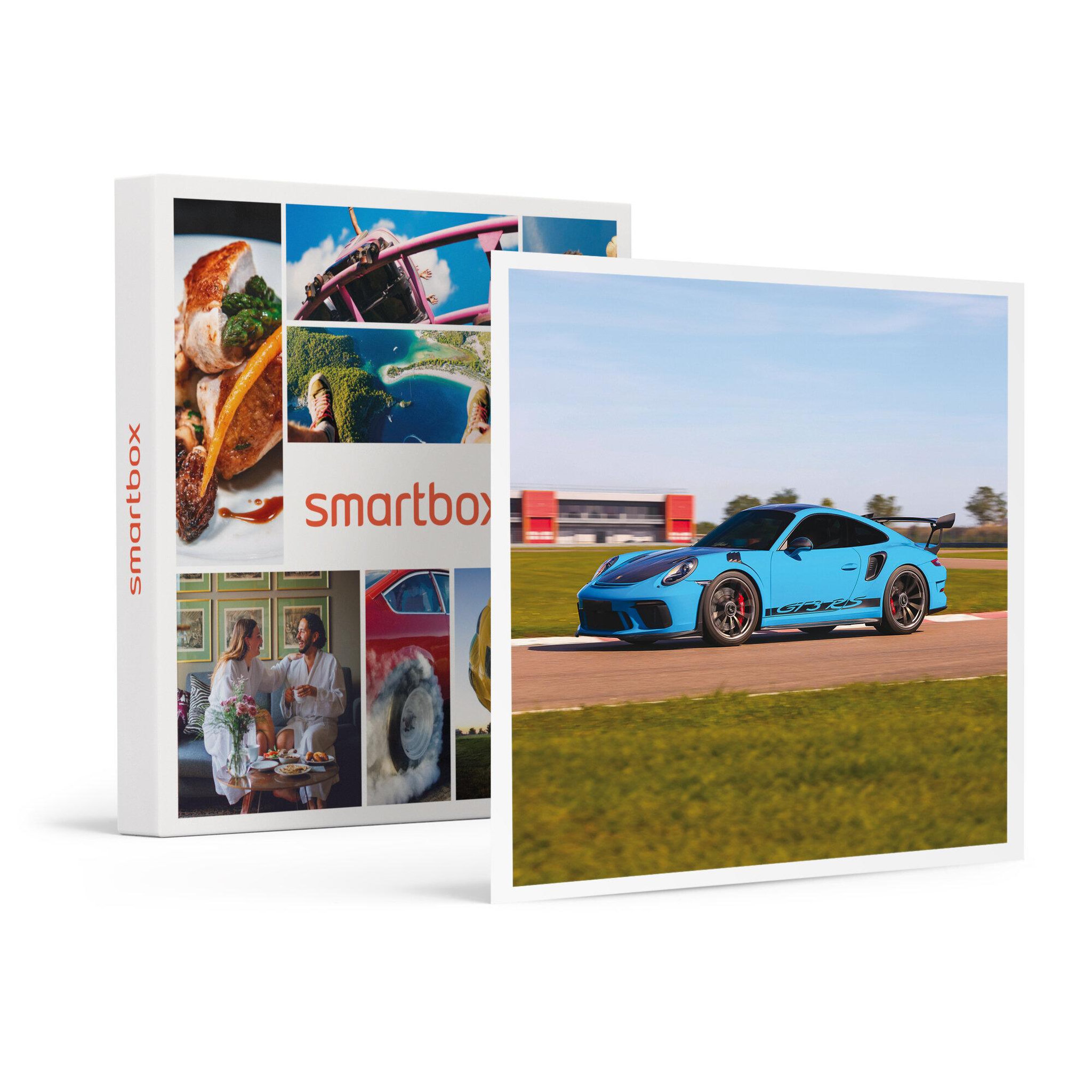 Voir la diapositive 1 : Smartbox Stage de pilotage : 3 tours sur le circuit de Haute Saintonge en Porsche 991 GT3 RS - Coffret Cadeau Sport & Aventure