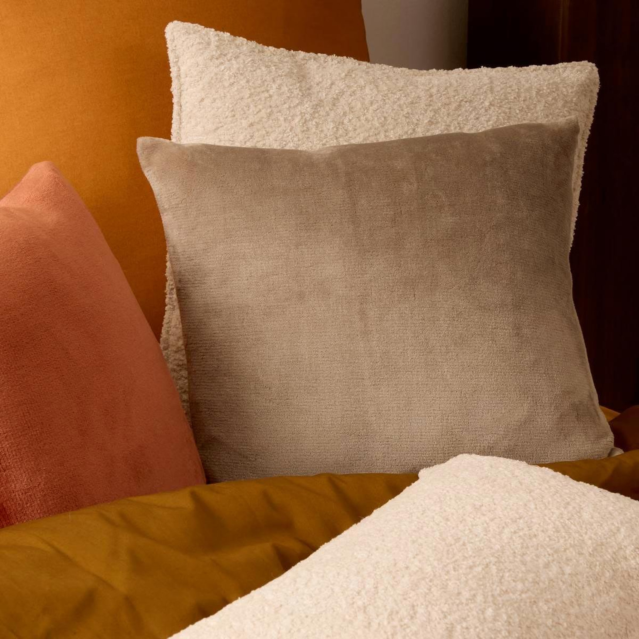 Voir la diapositive 5 : ATMOSPHERA Coussin en flanelle uni  ollis  38x38cm beige lin