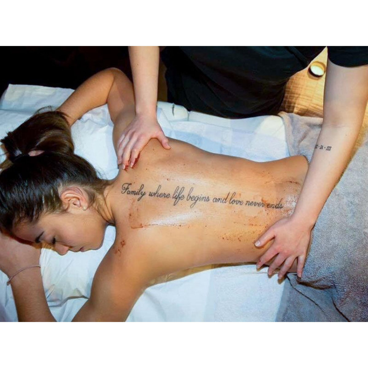 Smartbox Massage relaxant avec accès bain bouillonnant pour 2 personnes à Nîmes - Coffret Cadeau Bien-être