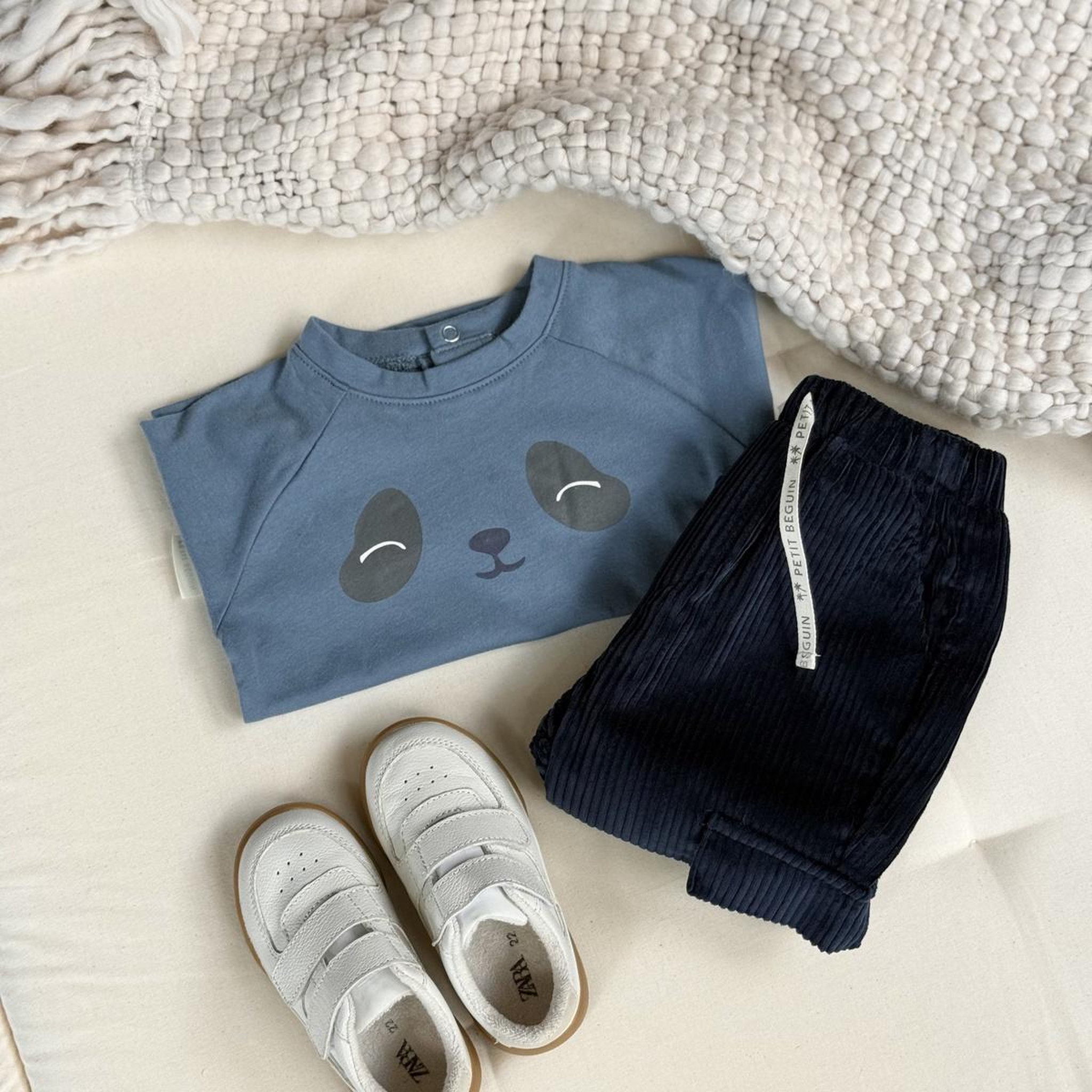 Voir la diapositive 4 : Petit Béguin T-shirt enfant manches longues Tao