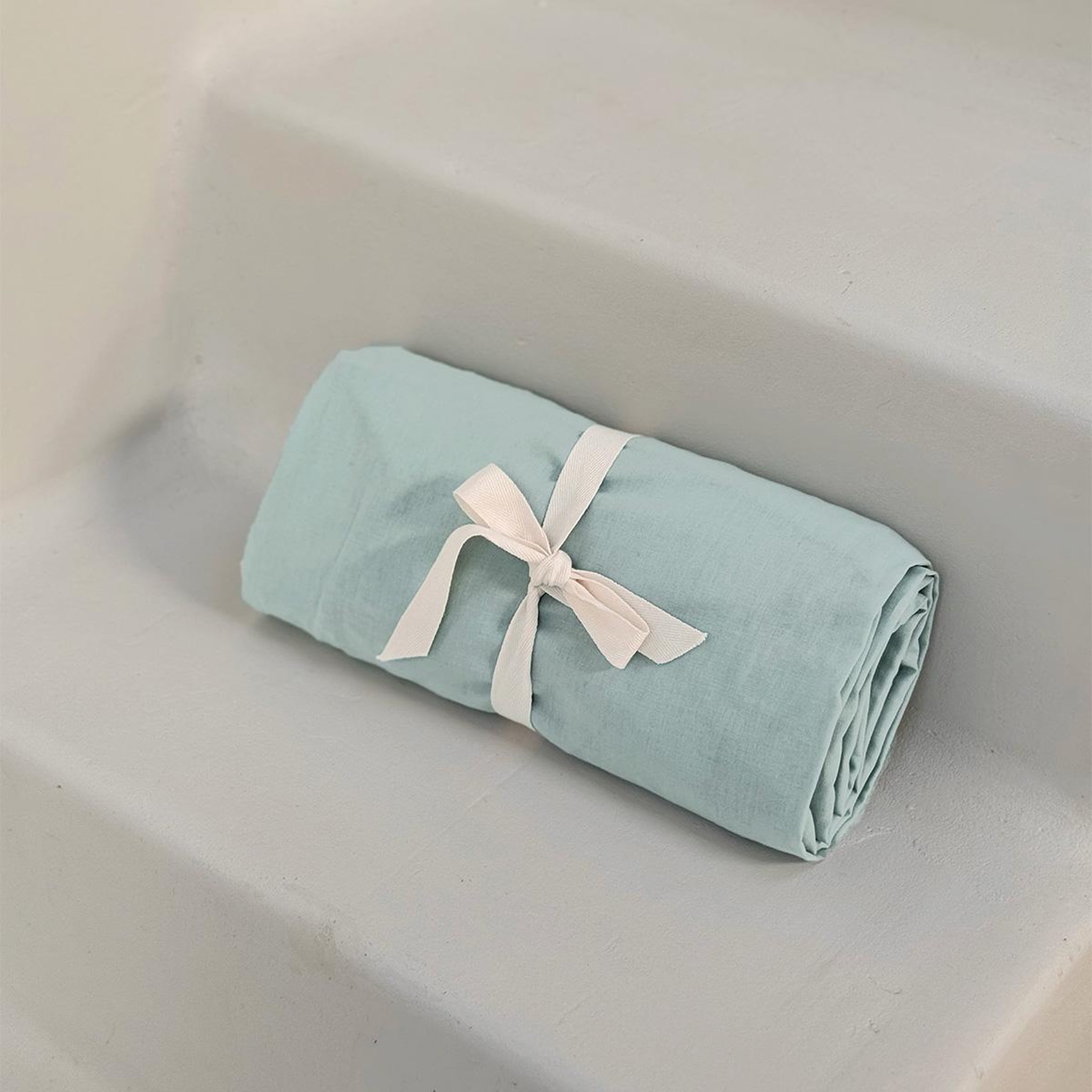 Voir la diapositive 1 : Petit Béguin Drap housse enfant bleu 90 x 190 cm