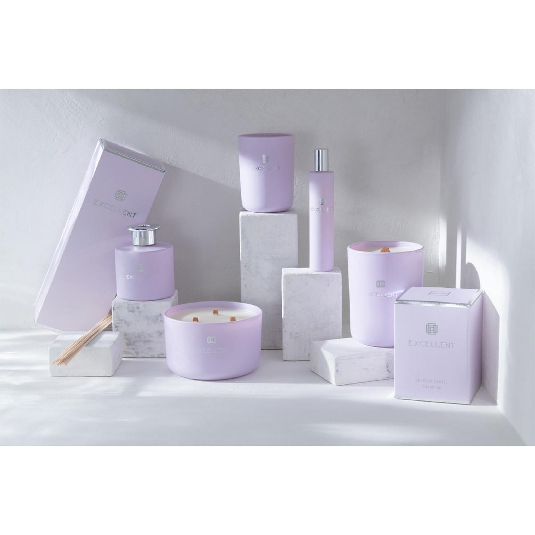 Voir la diapositive 3 : J-LINE Bougie parfumée en verre  excellent  13cm siberia fir lilas