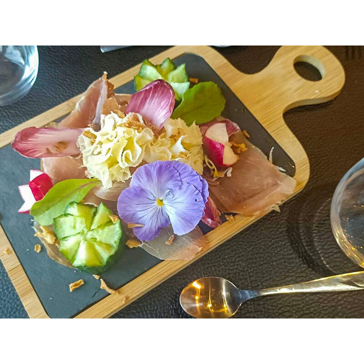 Smartbox Planchette de charcuterie et fromage avec plat près de Tourcoing - Coffret Cadeau Gastronomie