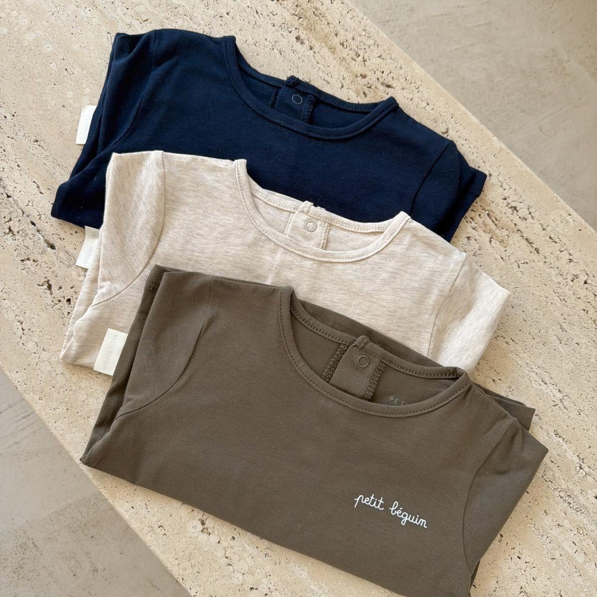 Voir la diapositive 6 : PETIT BEGUIN Lot de 3 t-shirts bébé manches longues