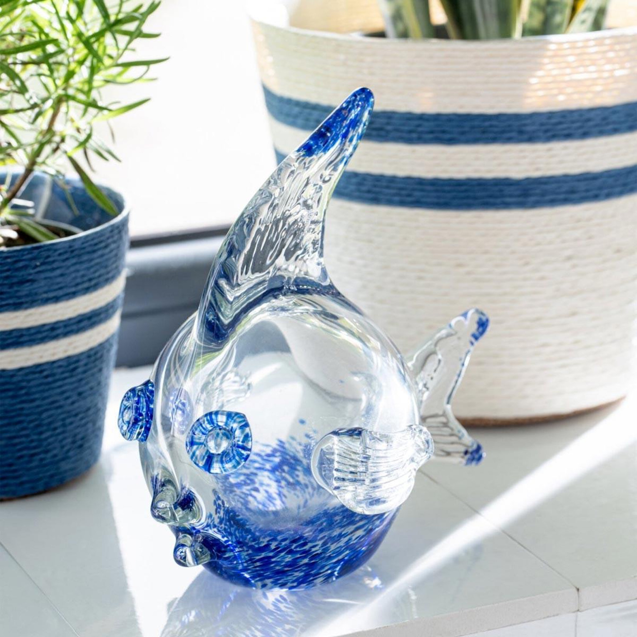 Voir la diapositive 2 : J-LINE Presse-papier poisson-ange en verre  océan  15cm bleu