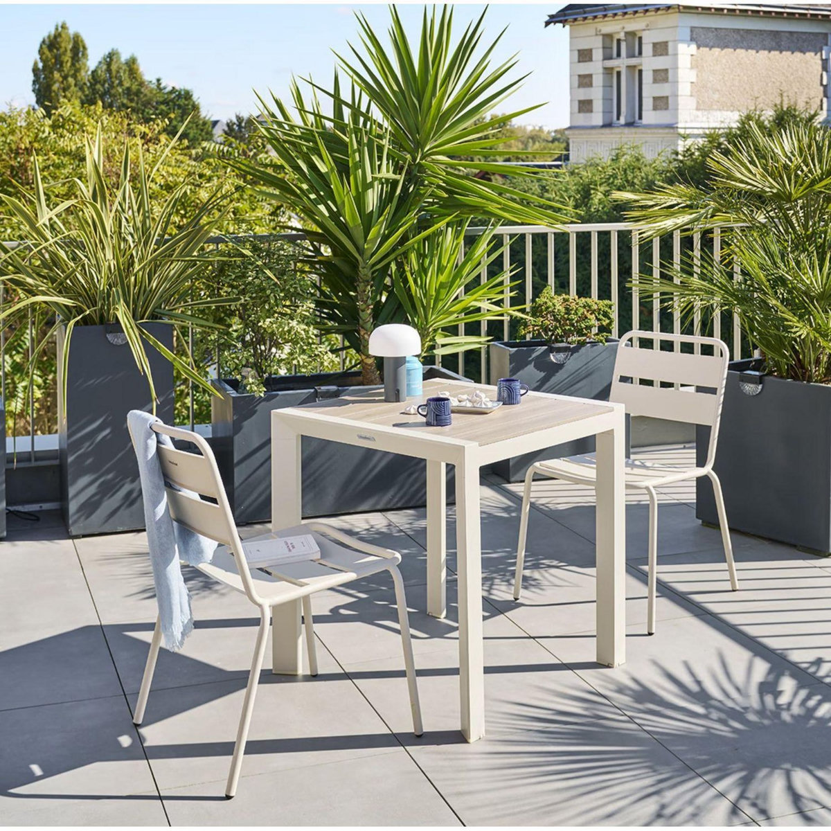 HESPERIDE Table de jardin fixe en aluminium effet bois 2 places EVASION