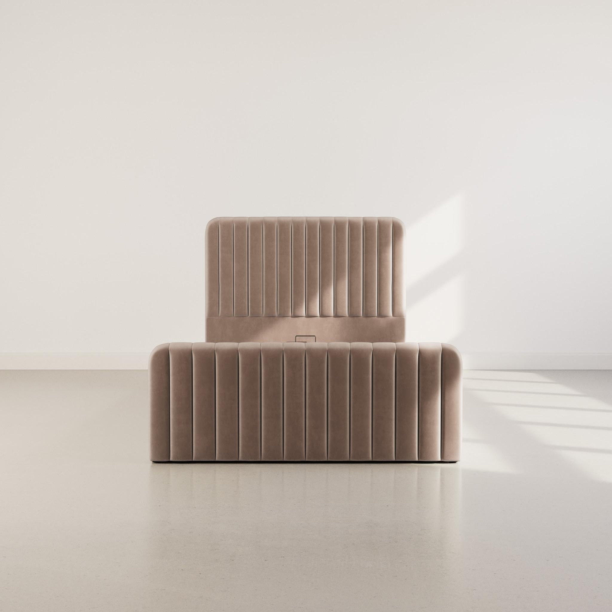 Voir la diapositive 2 : BEST MOBILIER Alice - lit coffre - 160x200 cm - en velours