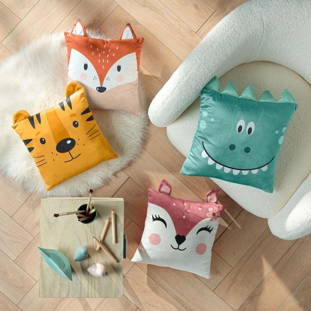 Paris Prix Coussin Déco Enfant en Velours  Bichette  40x40cm Rose