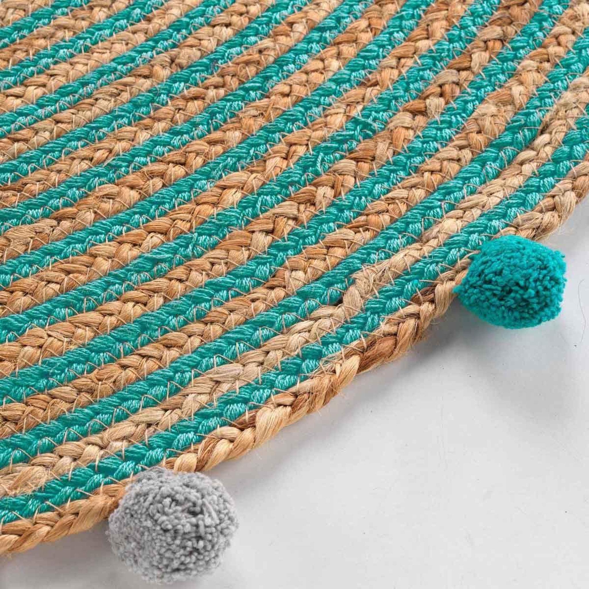 Voir la diapositive 2 : Douceur d'Intérieur Tapis enfant à pompons déco  baloo  90cm vert