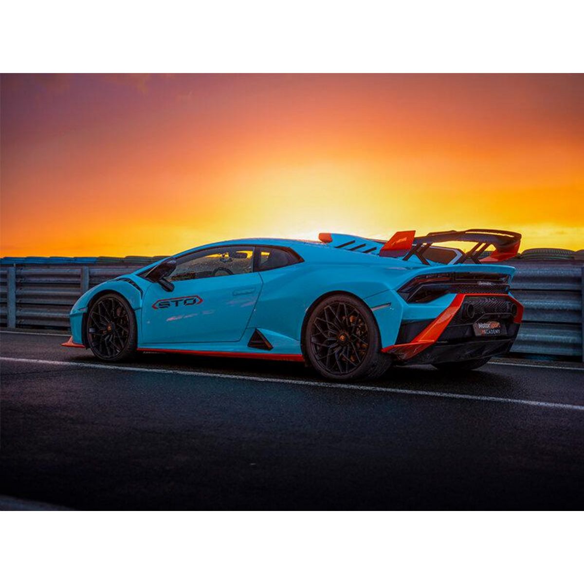 Smartbox Stage de pilotage : 2 tours sur le circuit de Nogaro école en Lamborghini Huracán STO - Coffret Cadeau Sport & Aventure