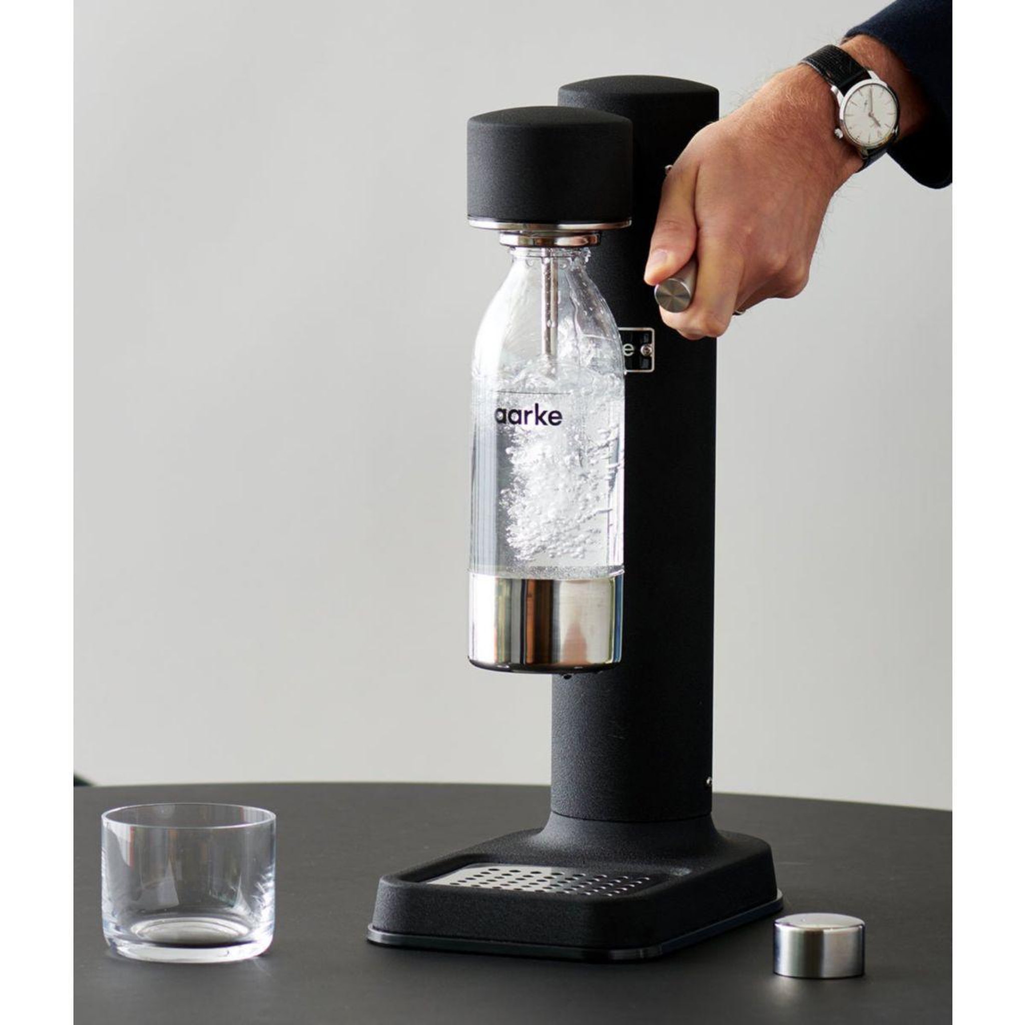 Voir la diapositive 2 : AARKE BOUTEILLE PET 650 ml