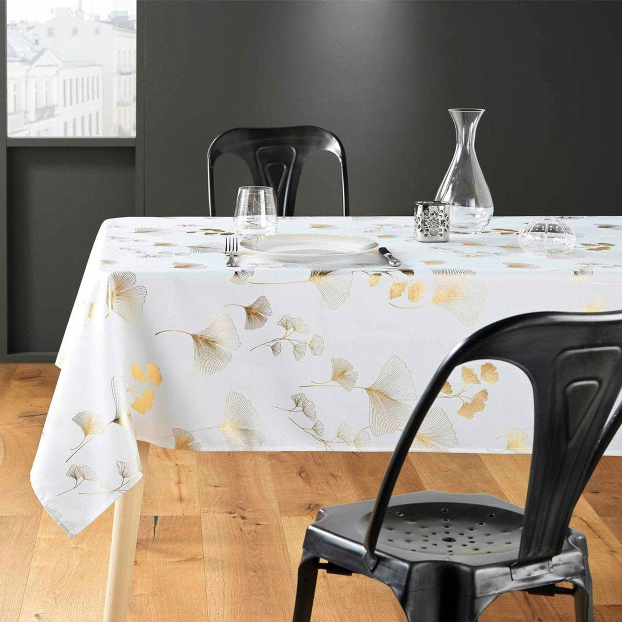 Voir la diapositive 3 : Douceur d'Intérieur Nappe imprimé métallisé  bloomy  150x300cm blanc & or