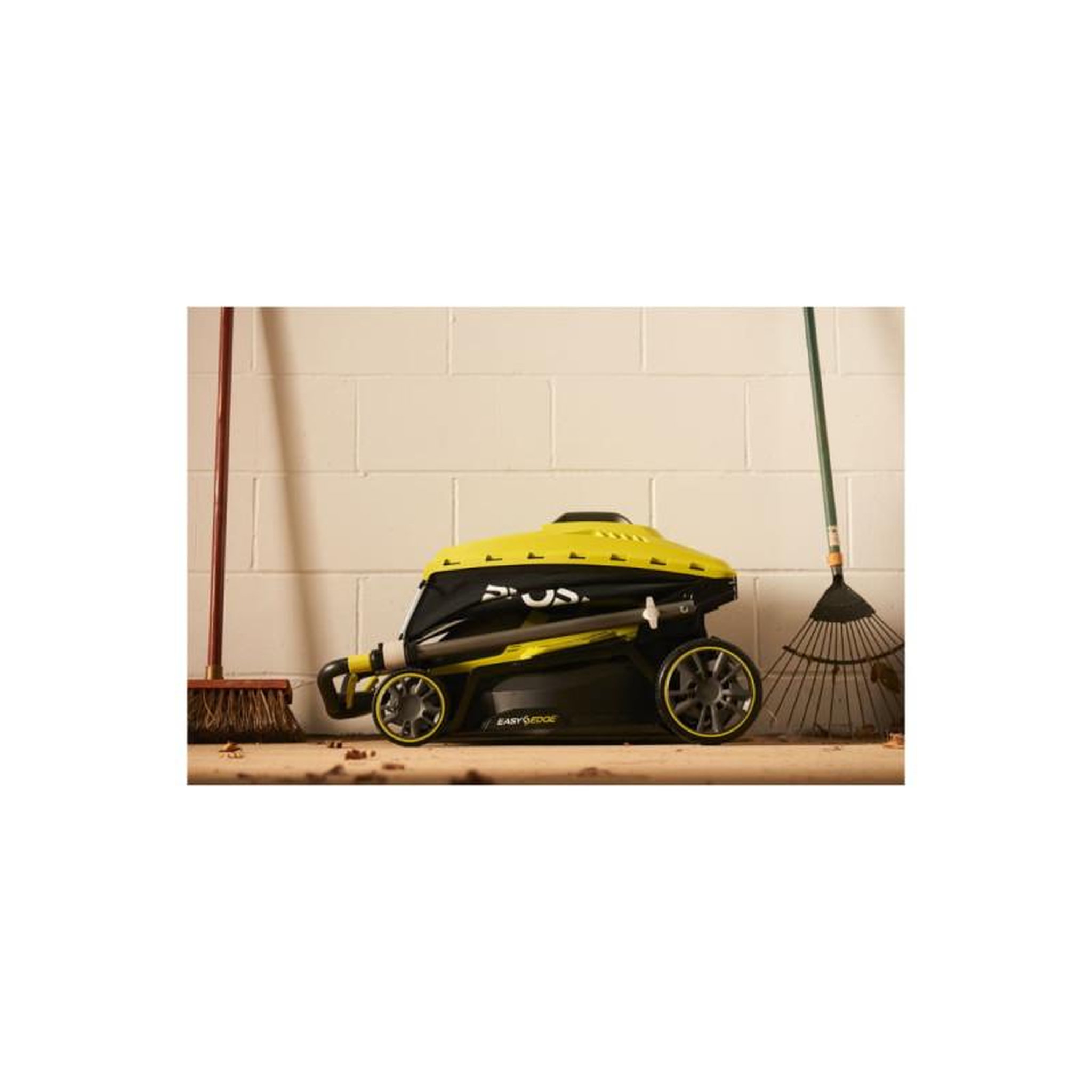 Voir la diapositive 4 : Ryobi Tondeuse RYOBI 18V LithiumPlus Brushless coupe 37cm - 1 batterie 5,0 Ah - 1 chargeur rapide - RY18L