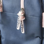 Voir la diapositive 5 : Naf Naf Sac à dos 2 compartiments bleu motif fleurs 