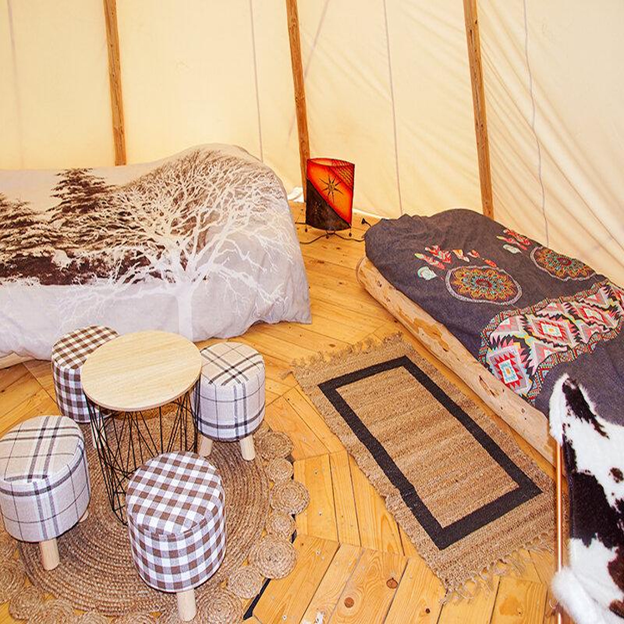 Voir la diapositive 2 : Smartbox 3 jours insolites en tipi indien près de clermont-ferrand - coffret cadeau séjour