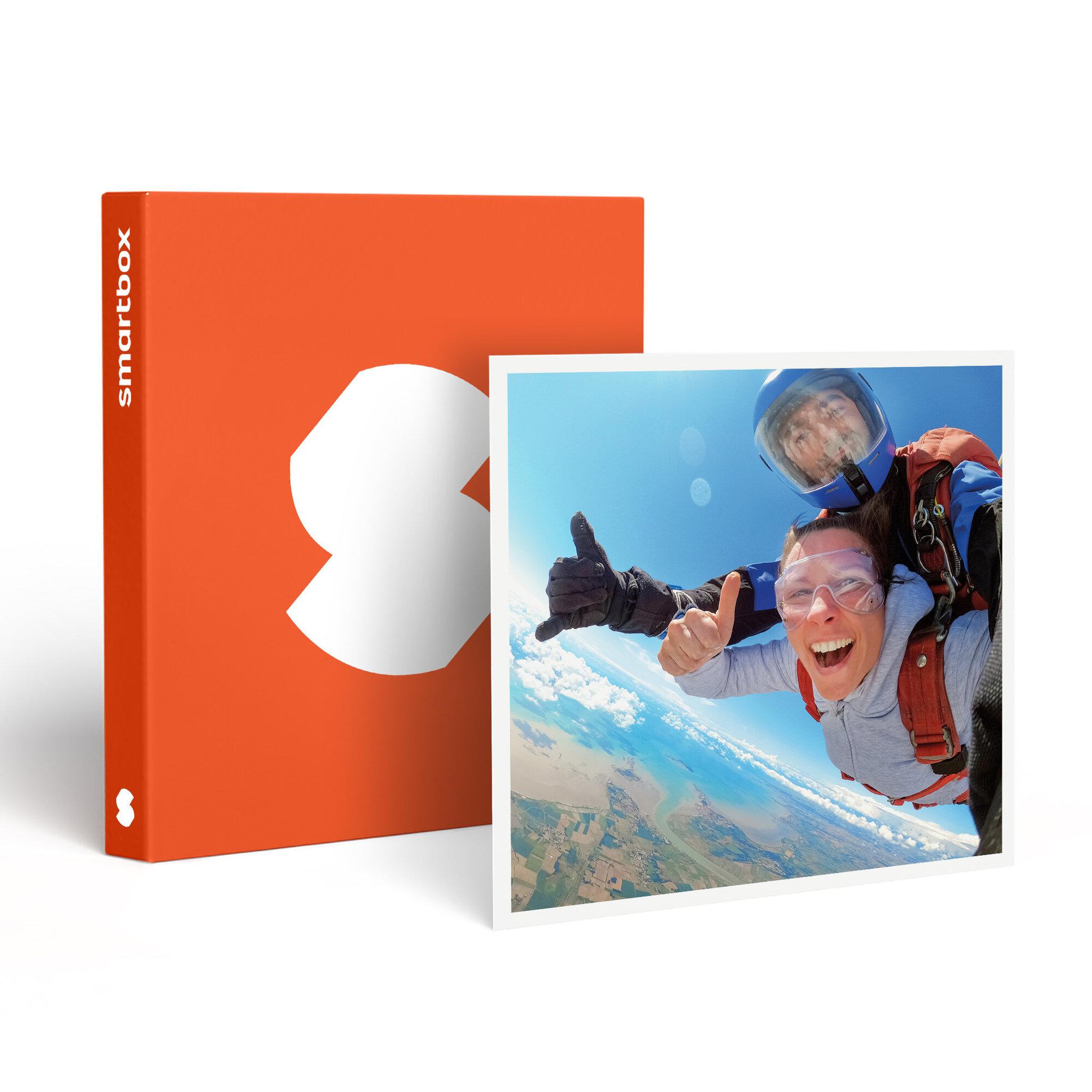 Smartbox Saut en parachute avec vidéo ou photos sur le littoral atlantique - coffret cadeau sport & aventure