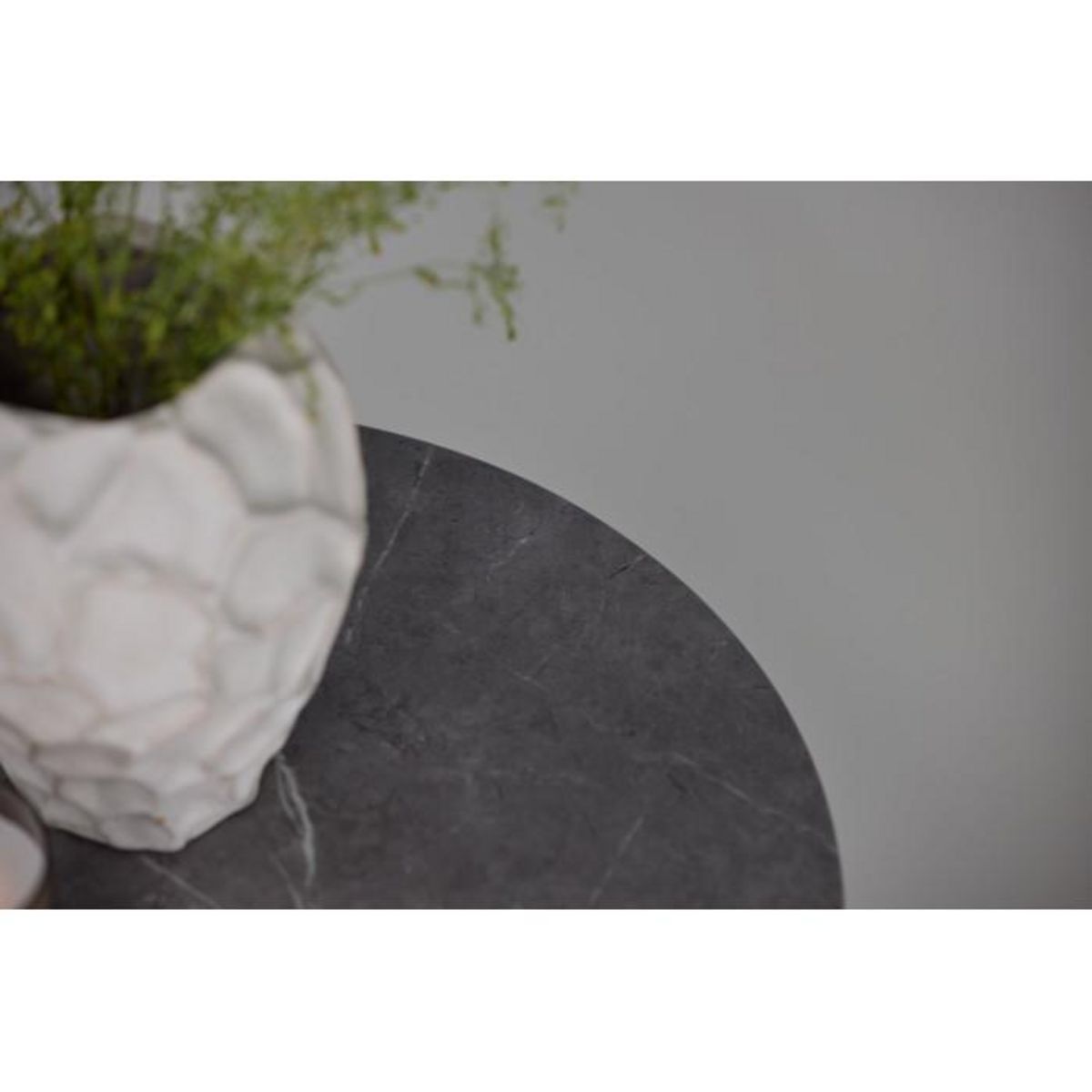 Paris Prix Table d'Appoint Design Nervuré  Haron  52cm Noyer