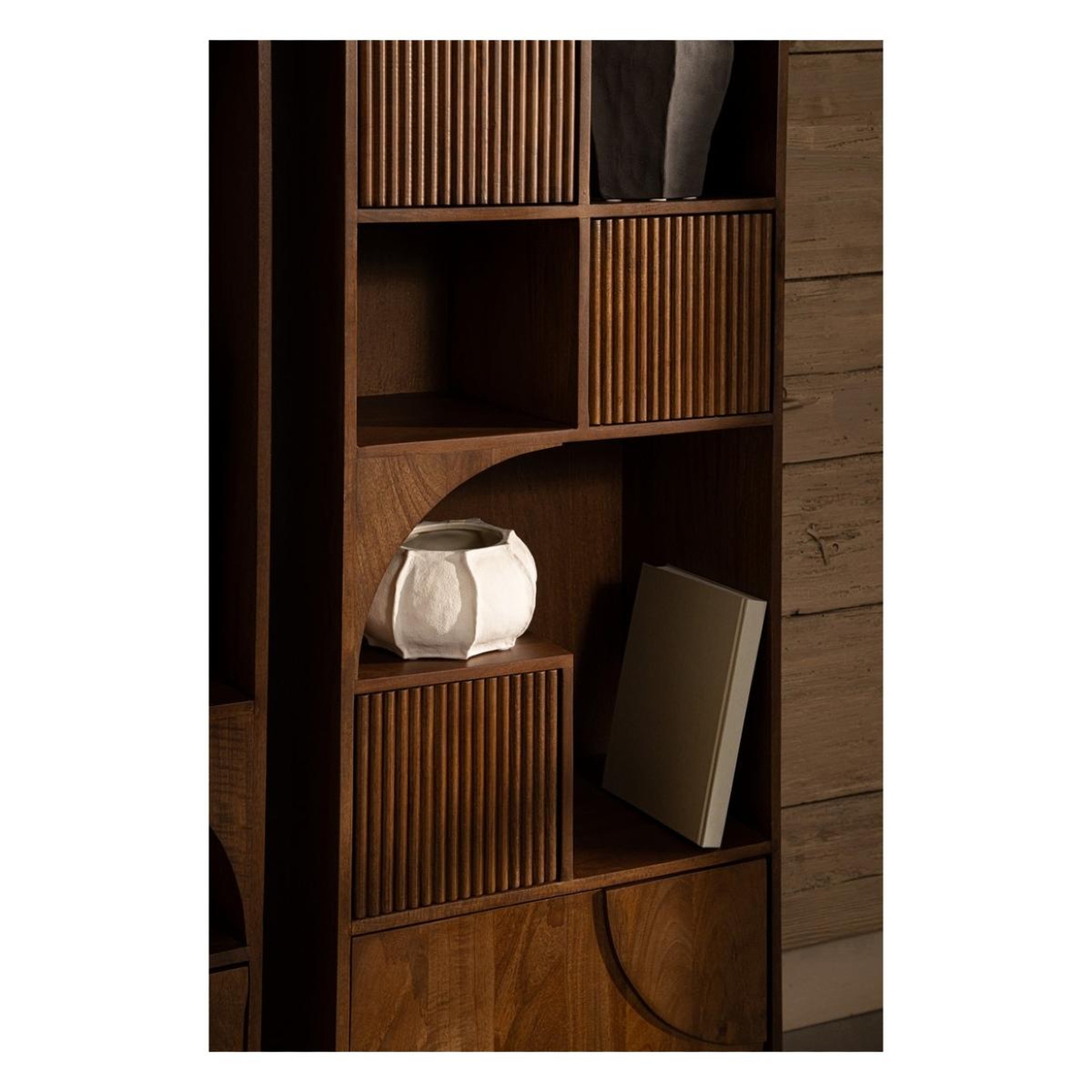 Voir la diapositive 3 : JLC KREATION Bibliothèque en manguier 180 cm 4 portes mira